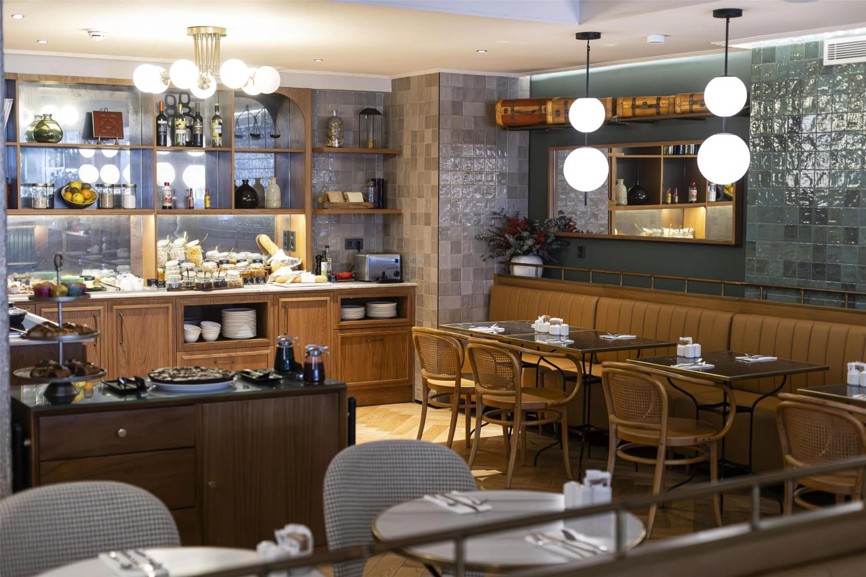 Breakfast in Via Sants Hotel Barcelona, Tapestry Collection By Hilton