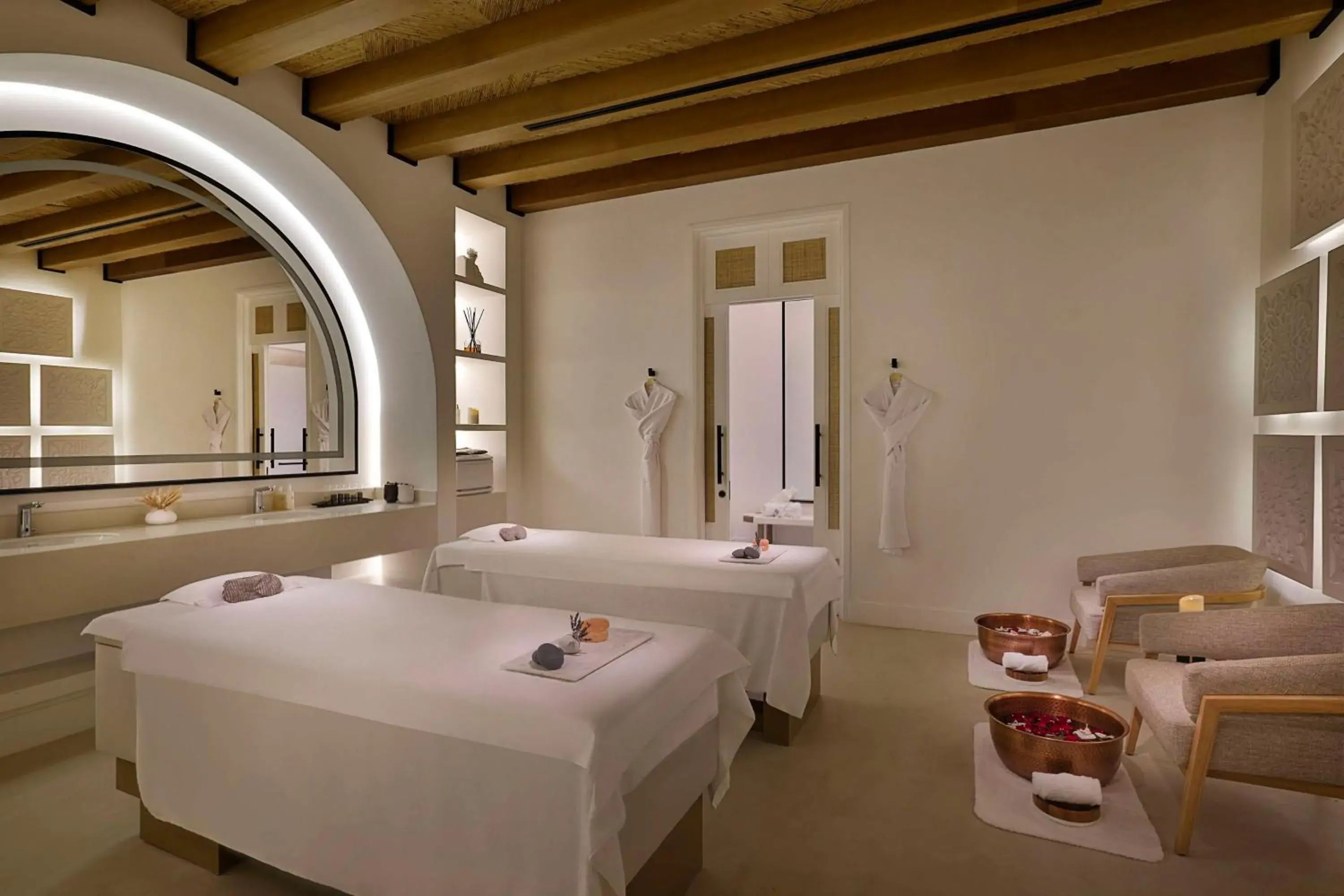 Spa and wellness centre/facilities, Bed in Maysan Doha, LXR Hotels & Resorts Spa and wellness centre/facilities, Bed in Maysan Doha, LXR Hotels & Resorts