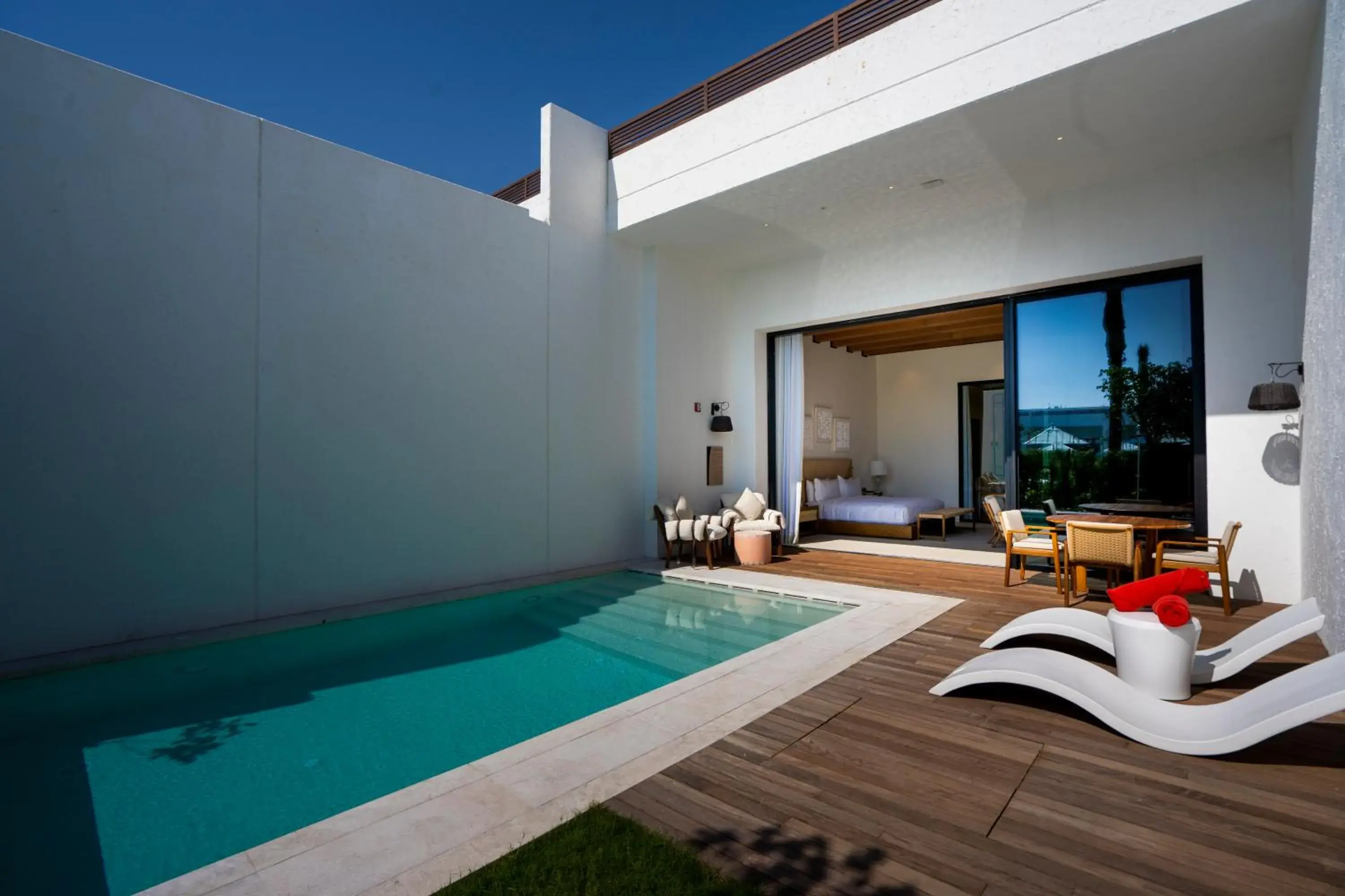 Property building in Maysan Doha, LXR Hotels & Resorts Property building in Maysan Doha, LXR Hotels & Resorts