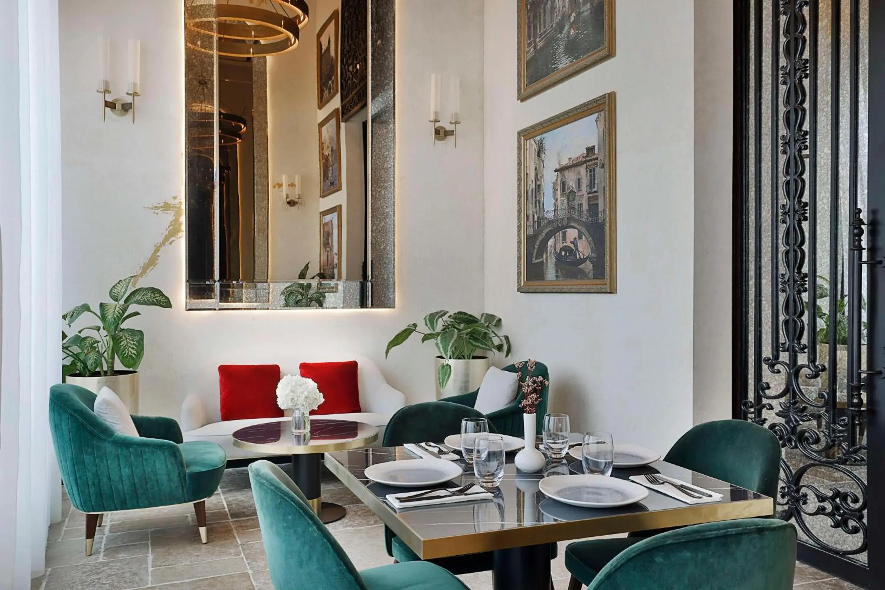 Restaurant/places to eat in Maysan Doha, LXR Hotels & Resorts Restaurant/places to eat in Maysan Doha, LXR Hotels & Resorts