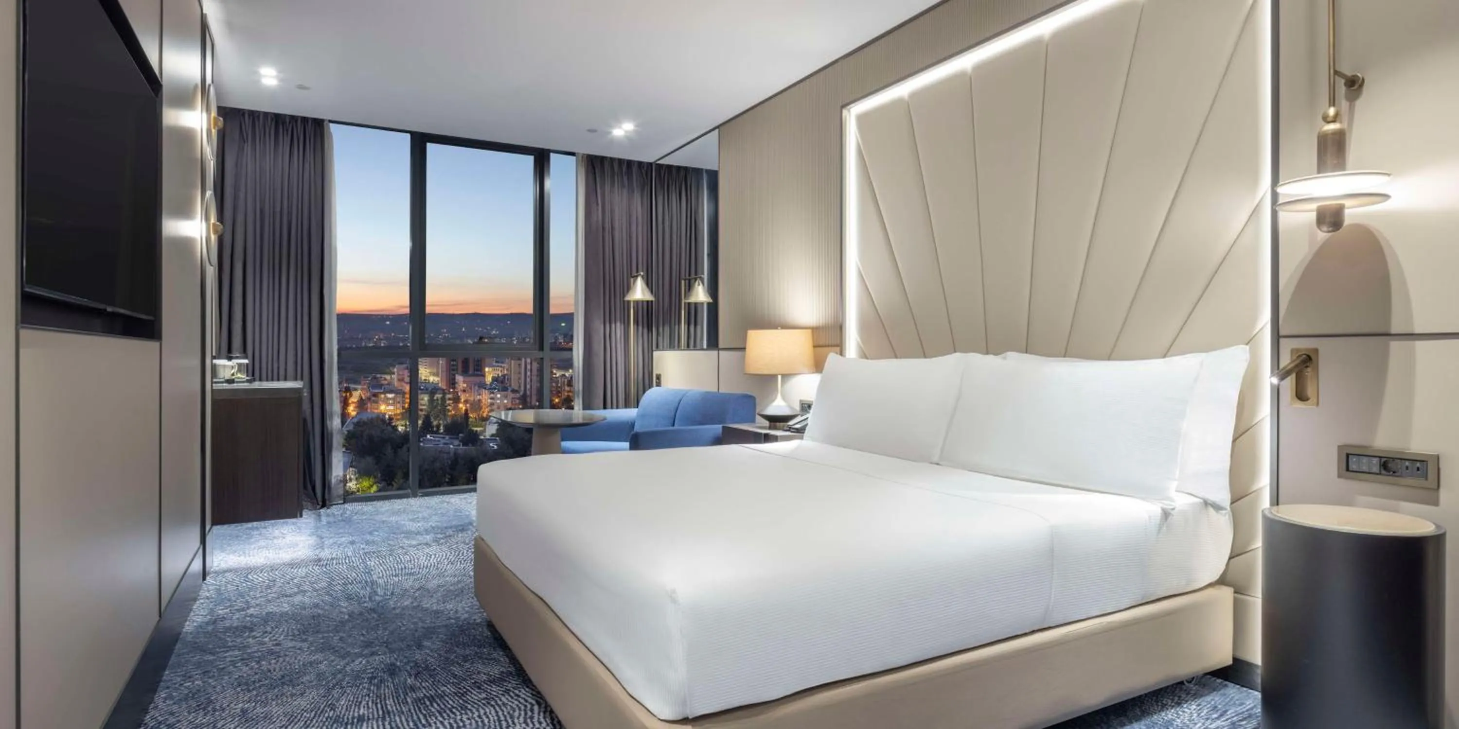 Bed in DoubleTree by Hilton Sanliurfa