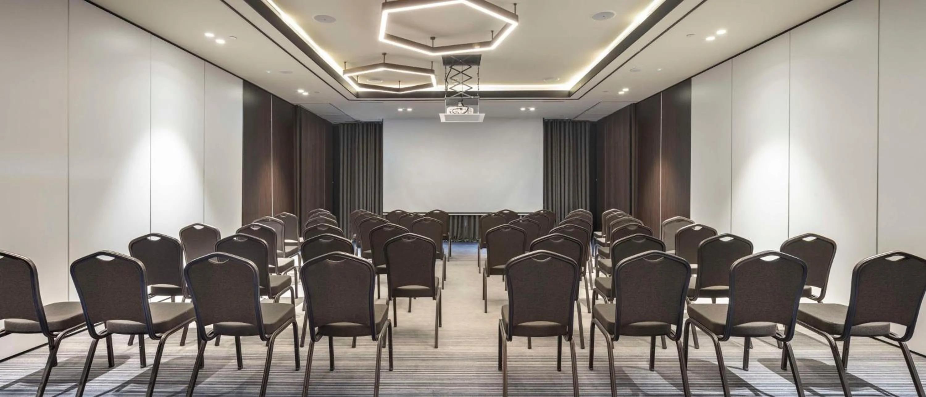 Meeting/conference room in DoubleTree by Hilton Sanliurfa