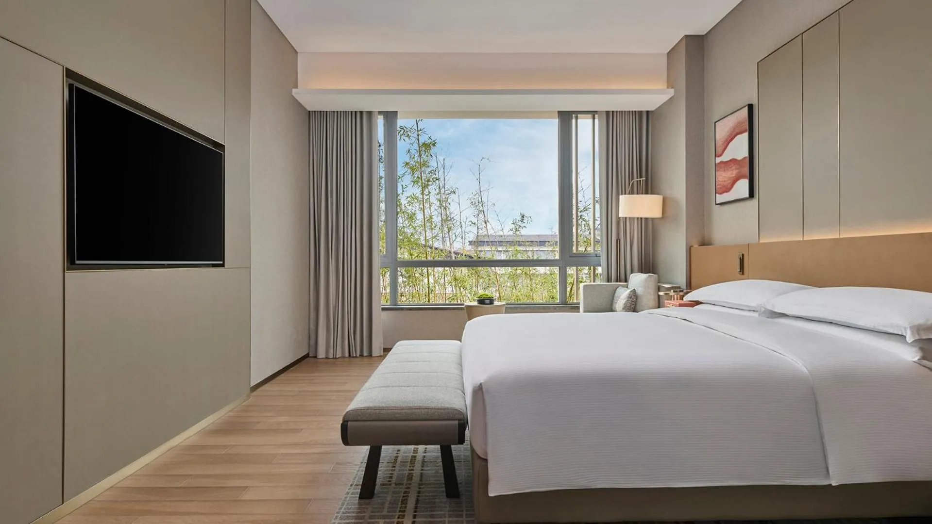 Bed in DoubleTree by Hilton Jiangxi Fuzhou