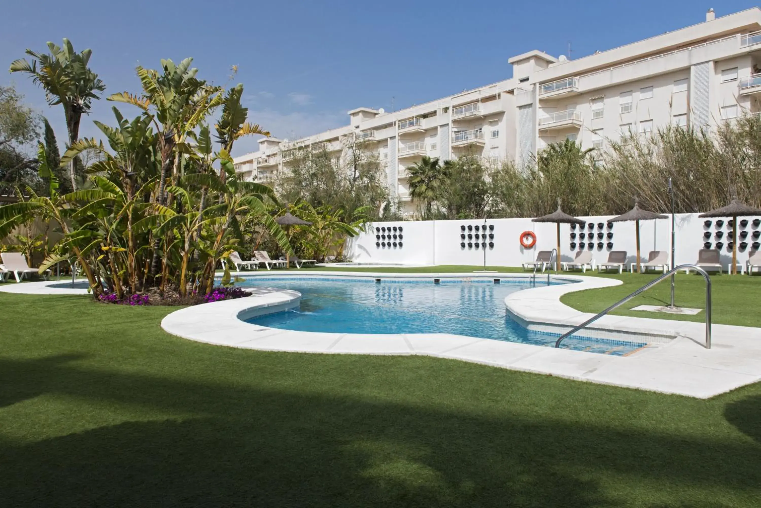 Swimming pool in Elba Motril Beach & Business Hotel Swimming pool in Elba Motril Beach & Business Hotel