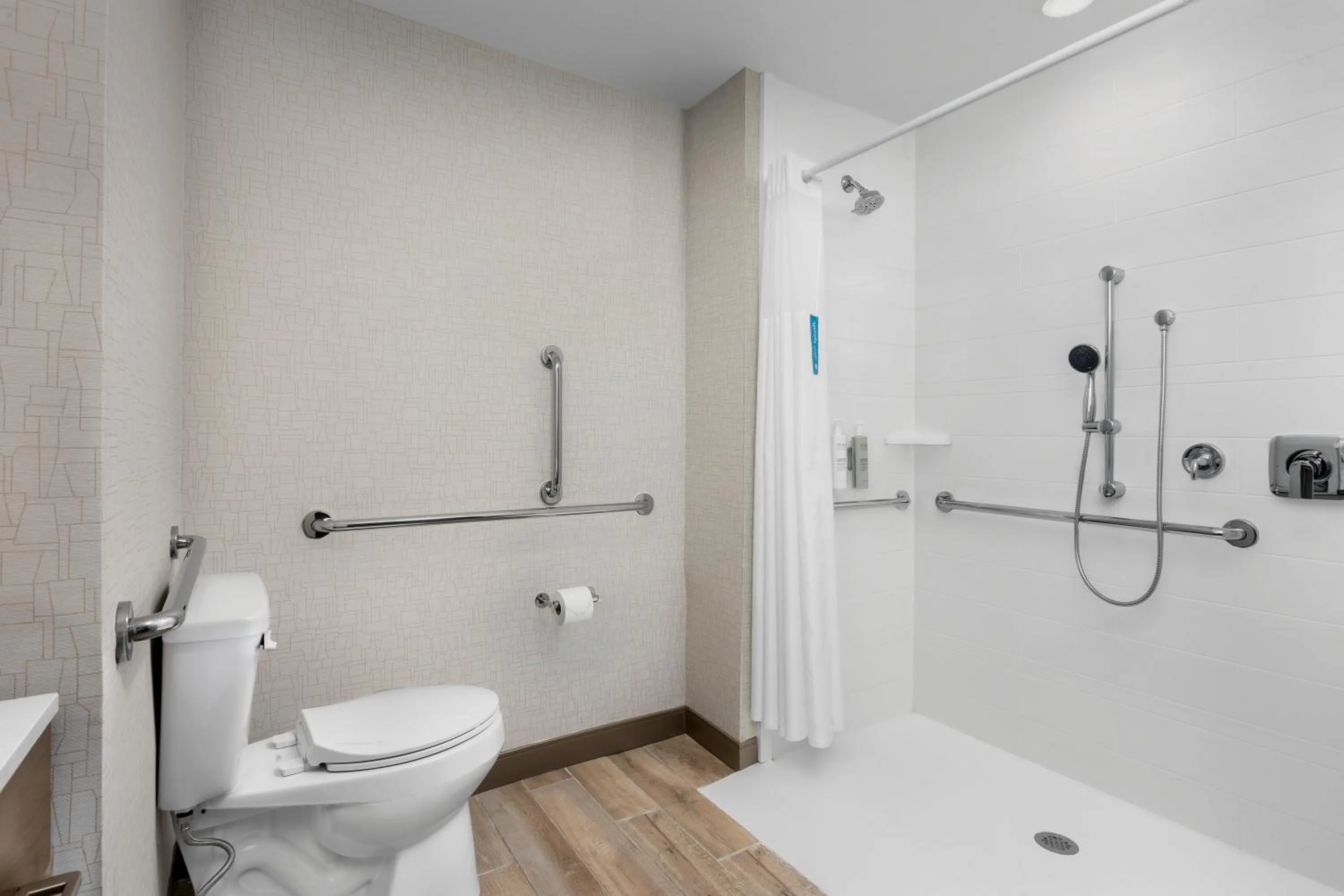 Bathroom in Hampton Inn New Orleans French Quarter Market Area