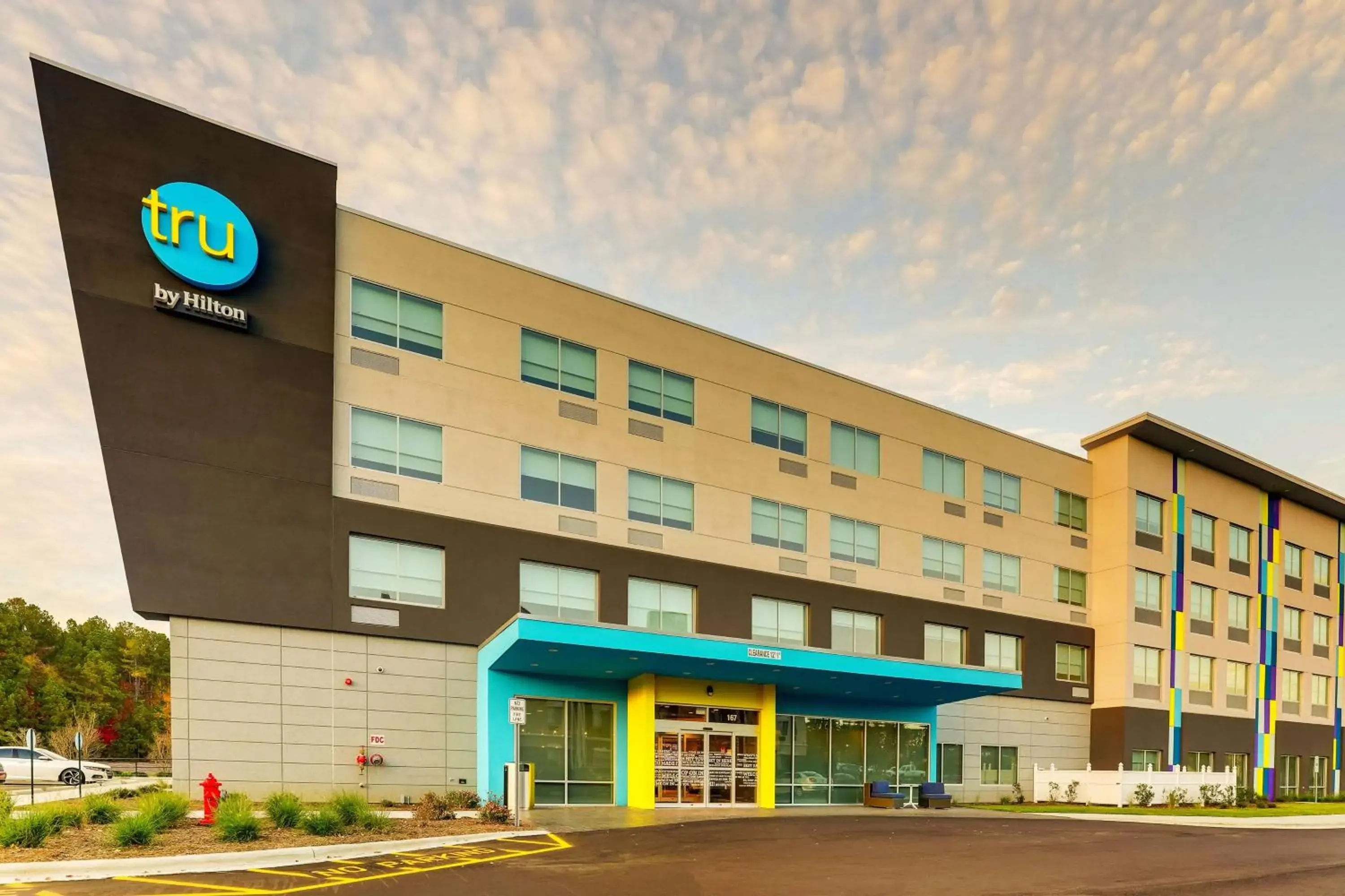 Property building in Tru By Hilton Smithfield I-95 Property building in Tru By Hilton Smithfield I-95
