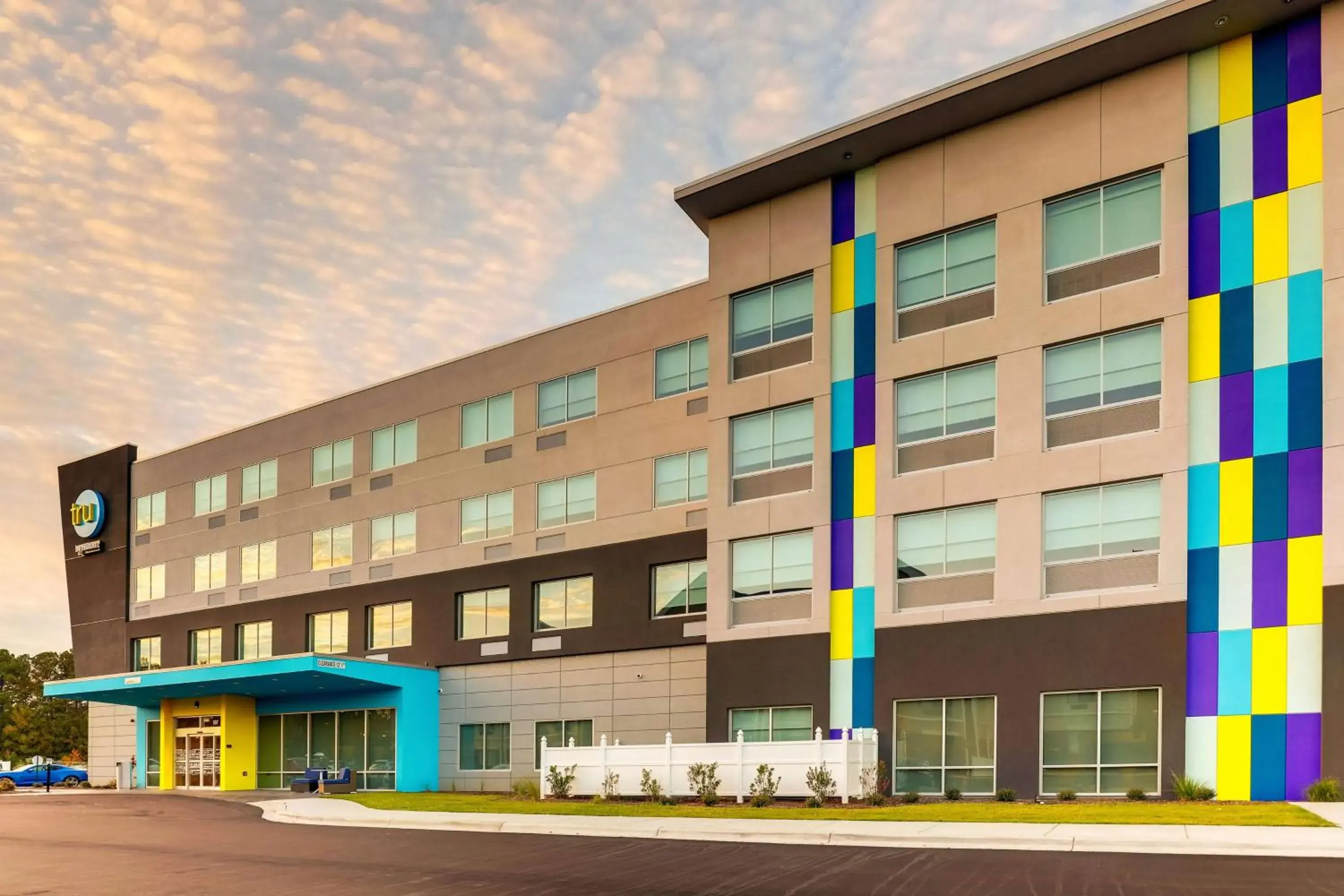 Property building in Tru By Hilton Smithfield I-95 Property building in Tru By Hilton Smithfield I-95