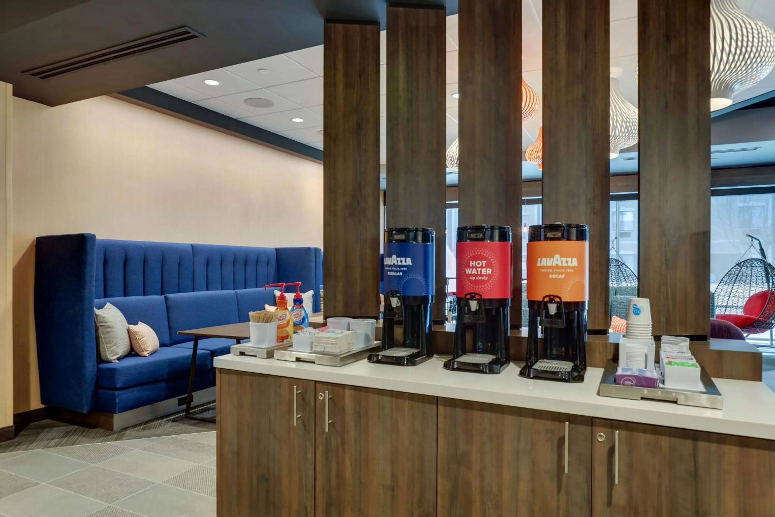 Dining area in Tru By Hilton Smithfield I-95