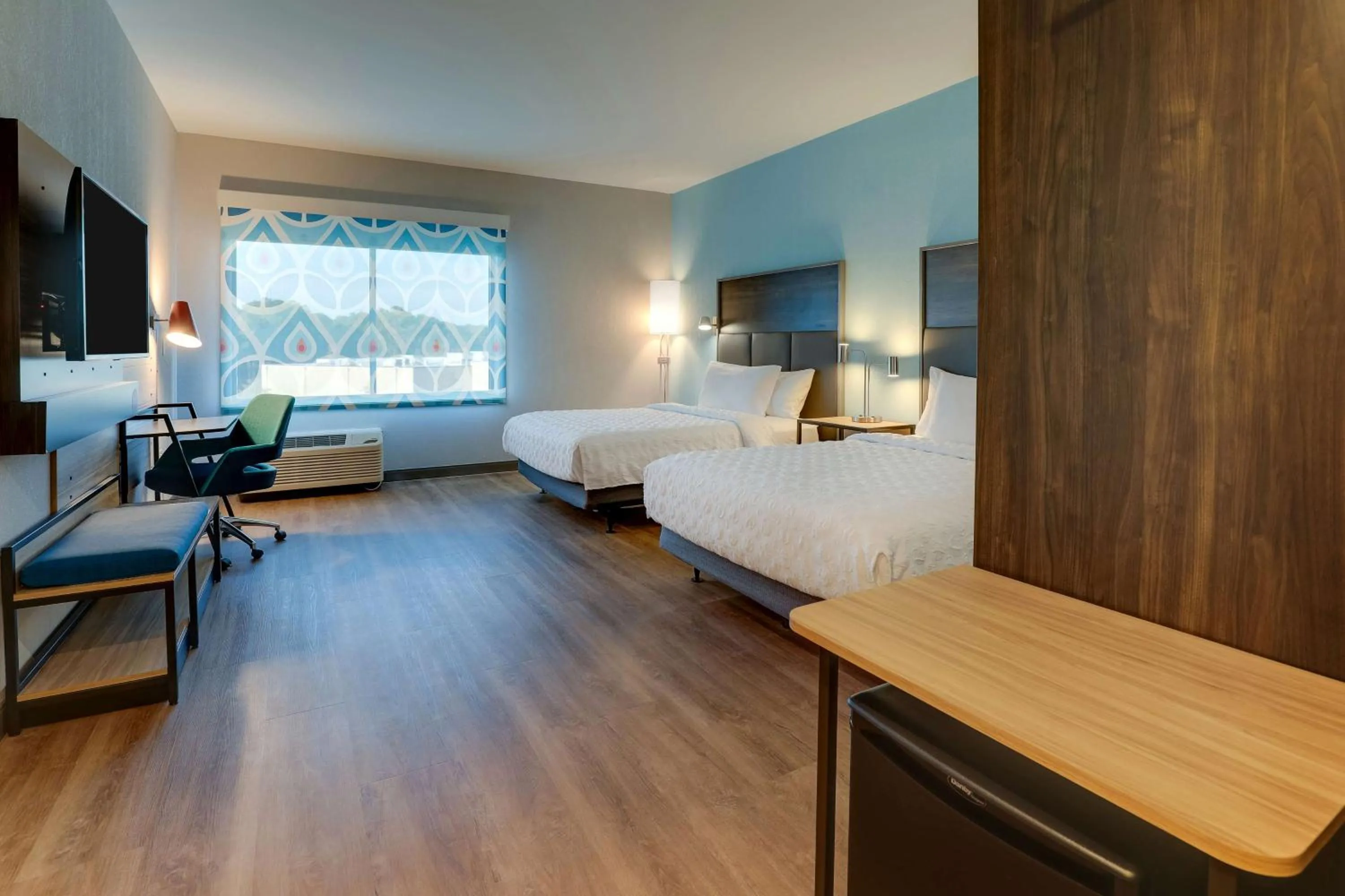 Bedroom, Bed in Tru By Hilton Smithfield I-95