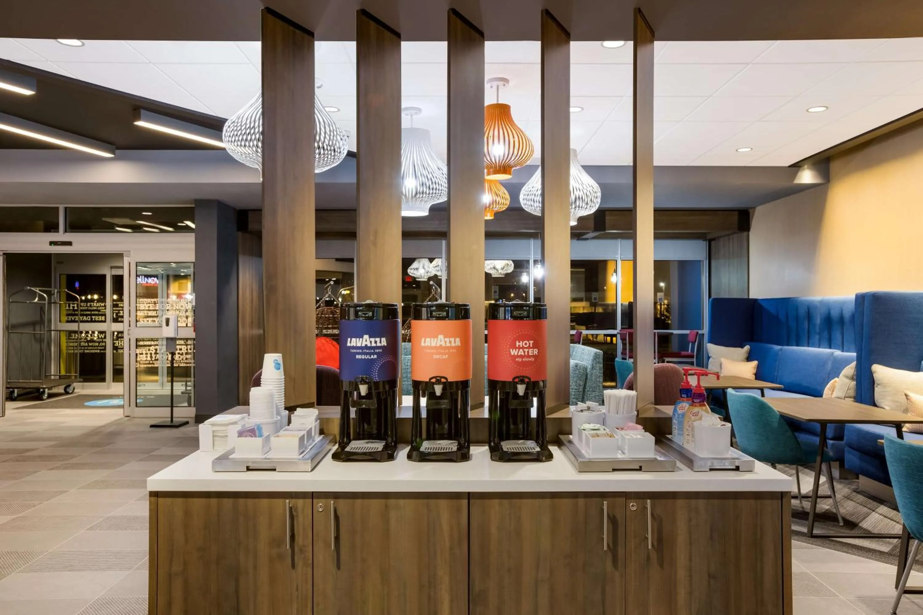 Dining area in Tru By Hilton Traverse City