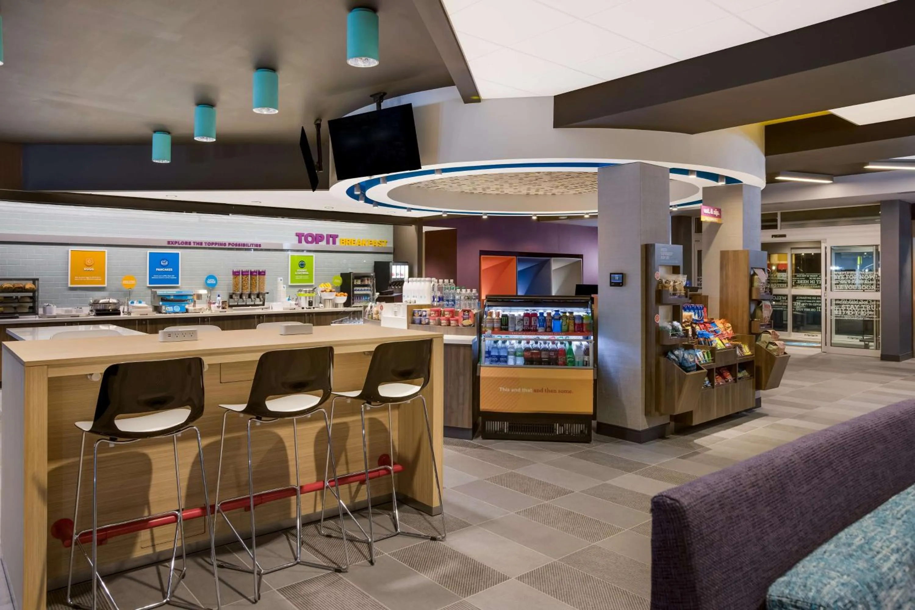 Lobby or reception in Tru By Hilton Traverse City