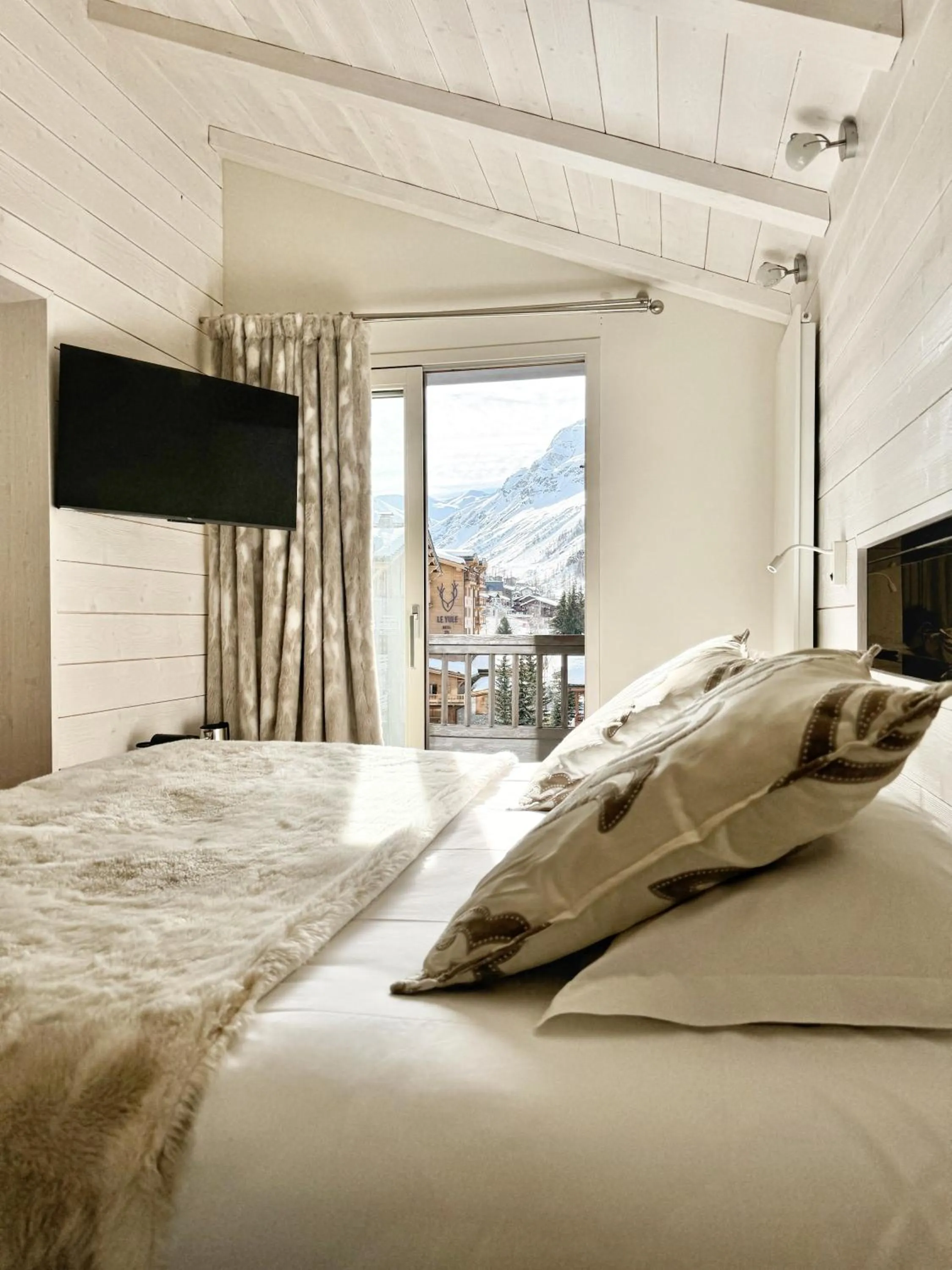 Bed in Hotel Tsanteleina