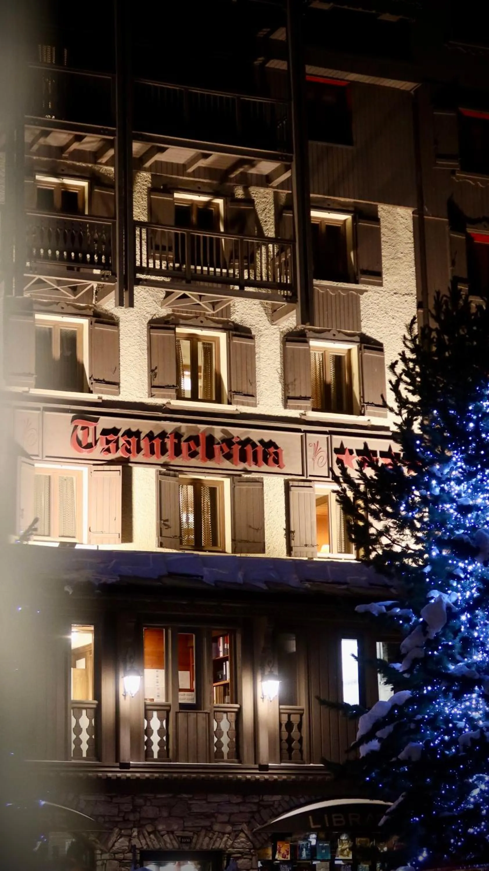 Property building in Hotel Tsanteleina