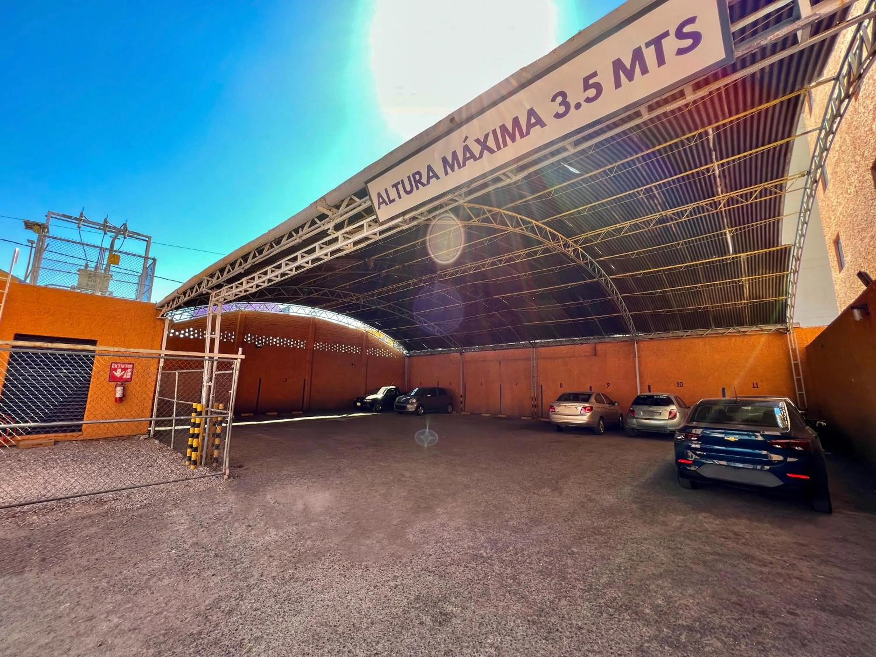 Parking in Hotel Argentina