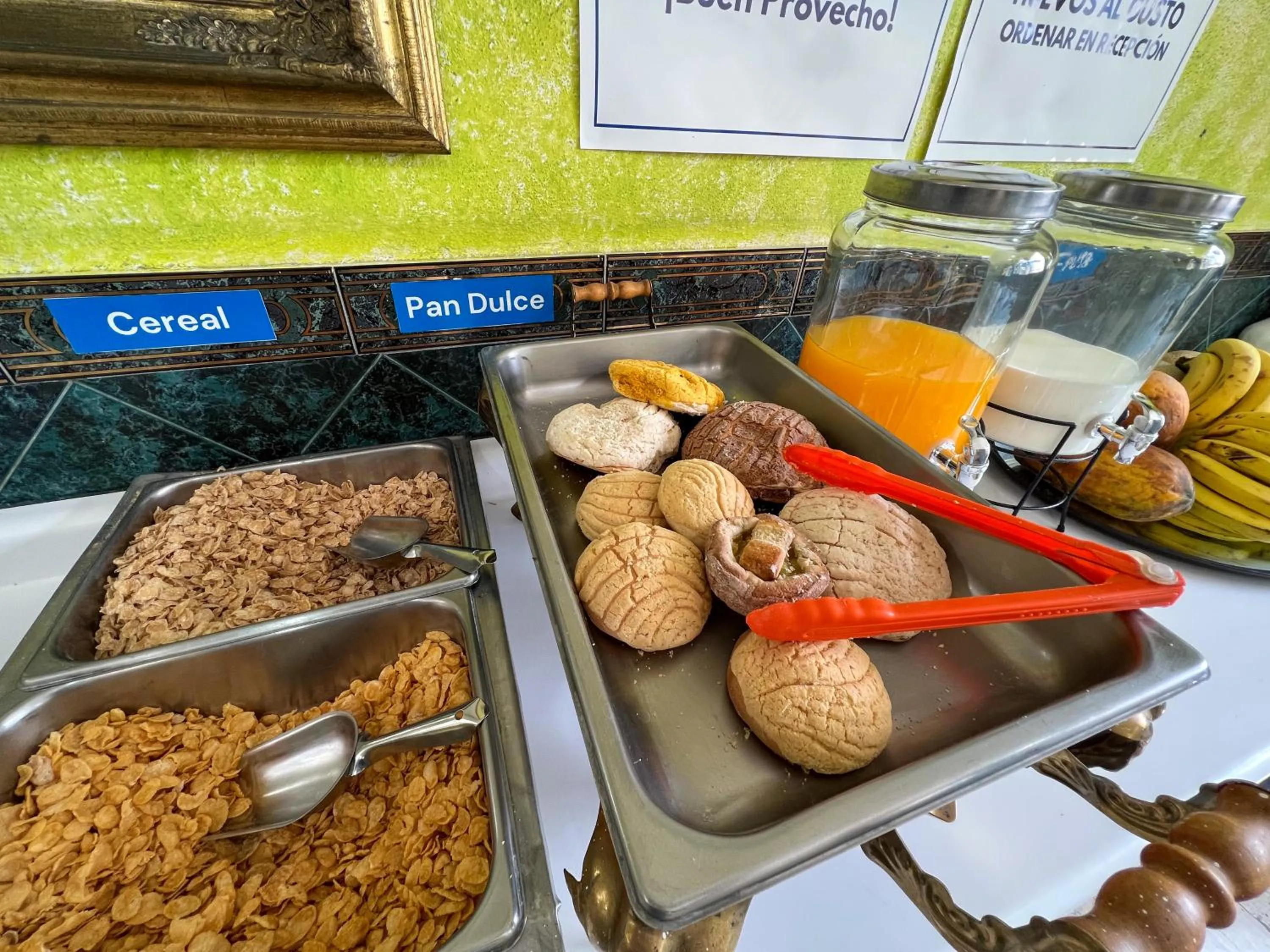 Continental breakfast in Hotel Argentina