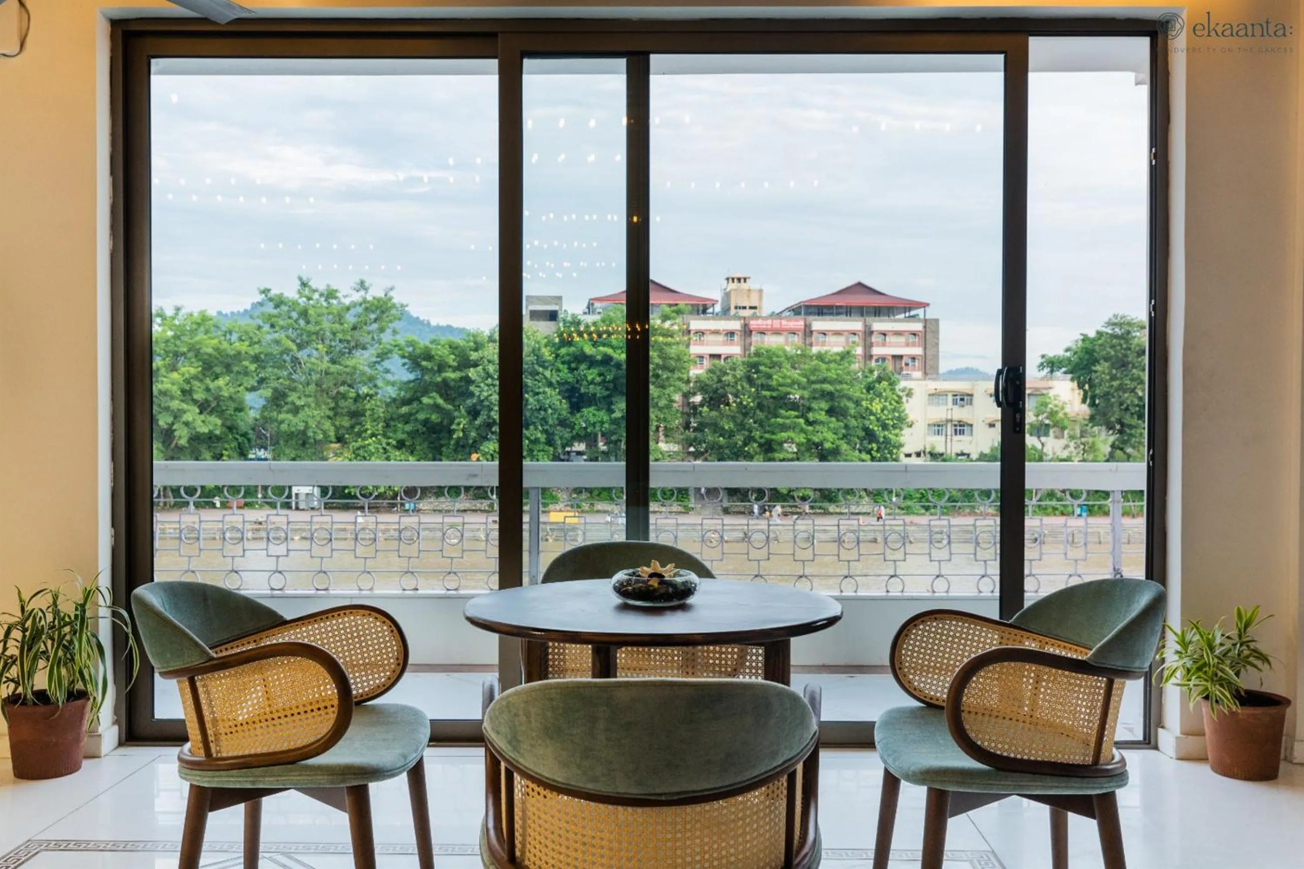 Restaurant/places to eat in EKAANTA