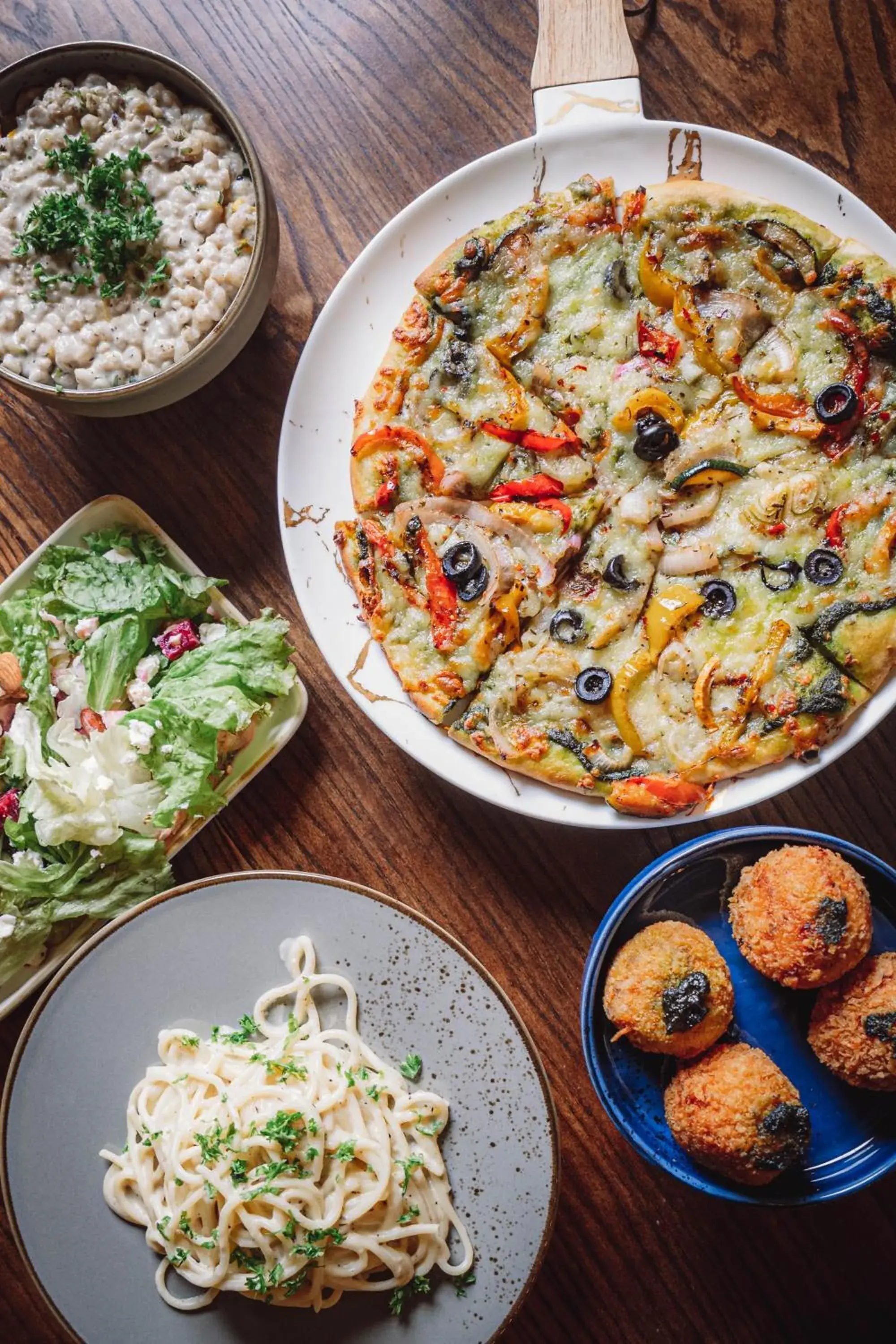 Restaurant/places to eat in EKAANTA Restaurant/places to eat in EKAANTA