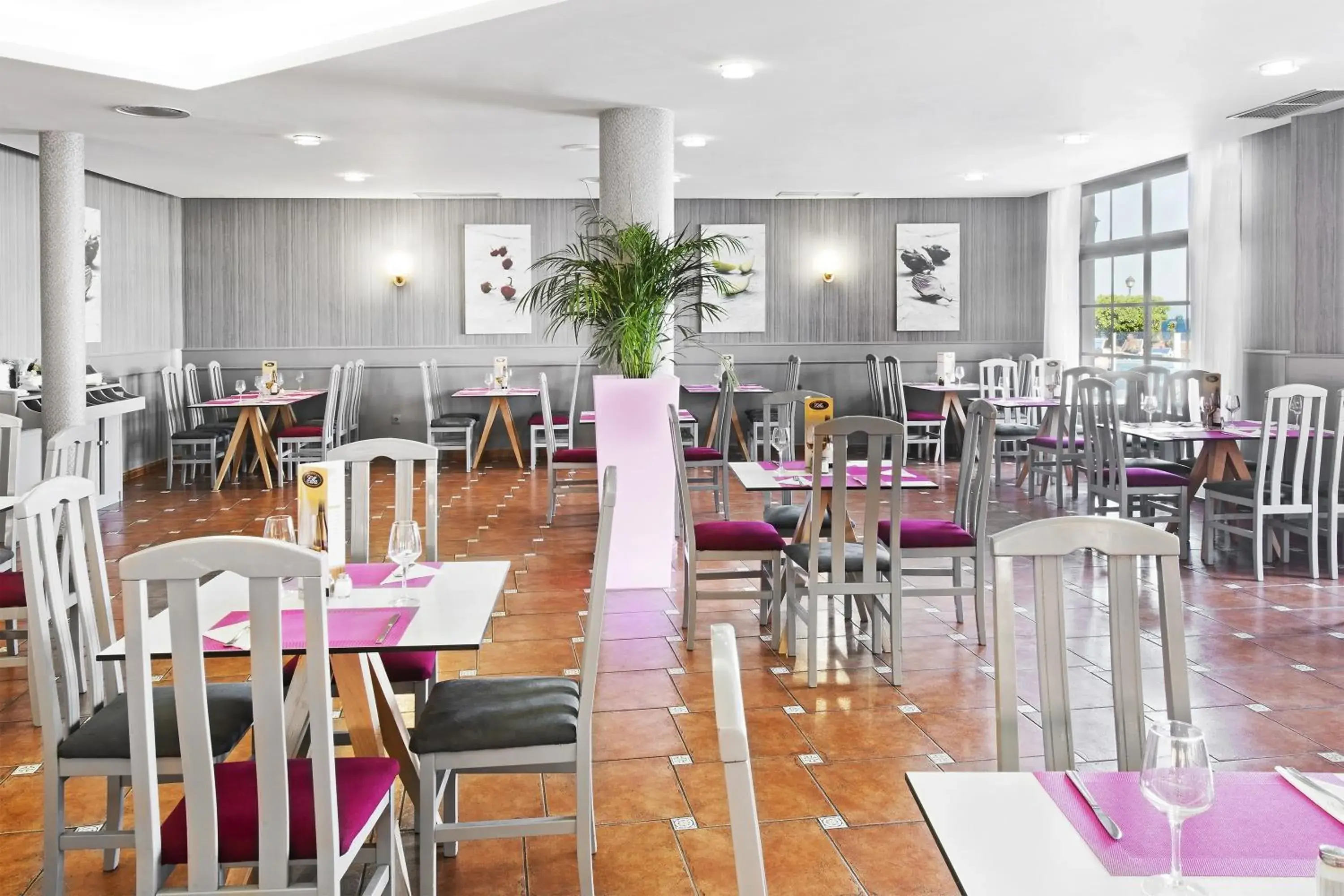 Restaurant/places to eat in Elba Castillo San Jorge & Antigua Suite Hotel Restaurant/places to eat in Elba Castillo San Jorge & Antigua Suite Hotel