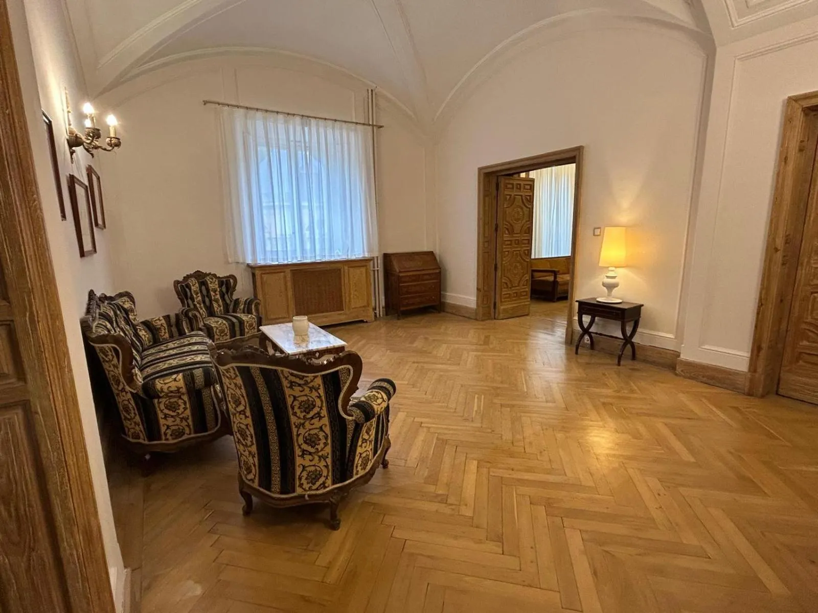 Seating area in Hospedería Santa Cruz