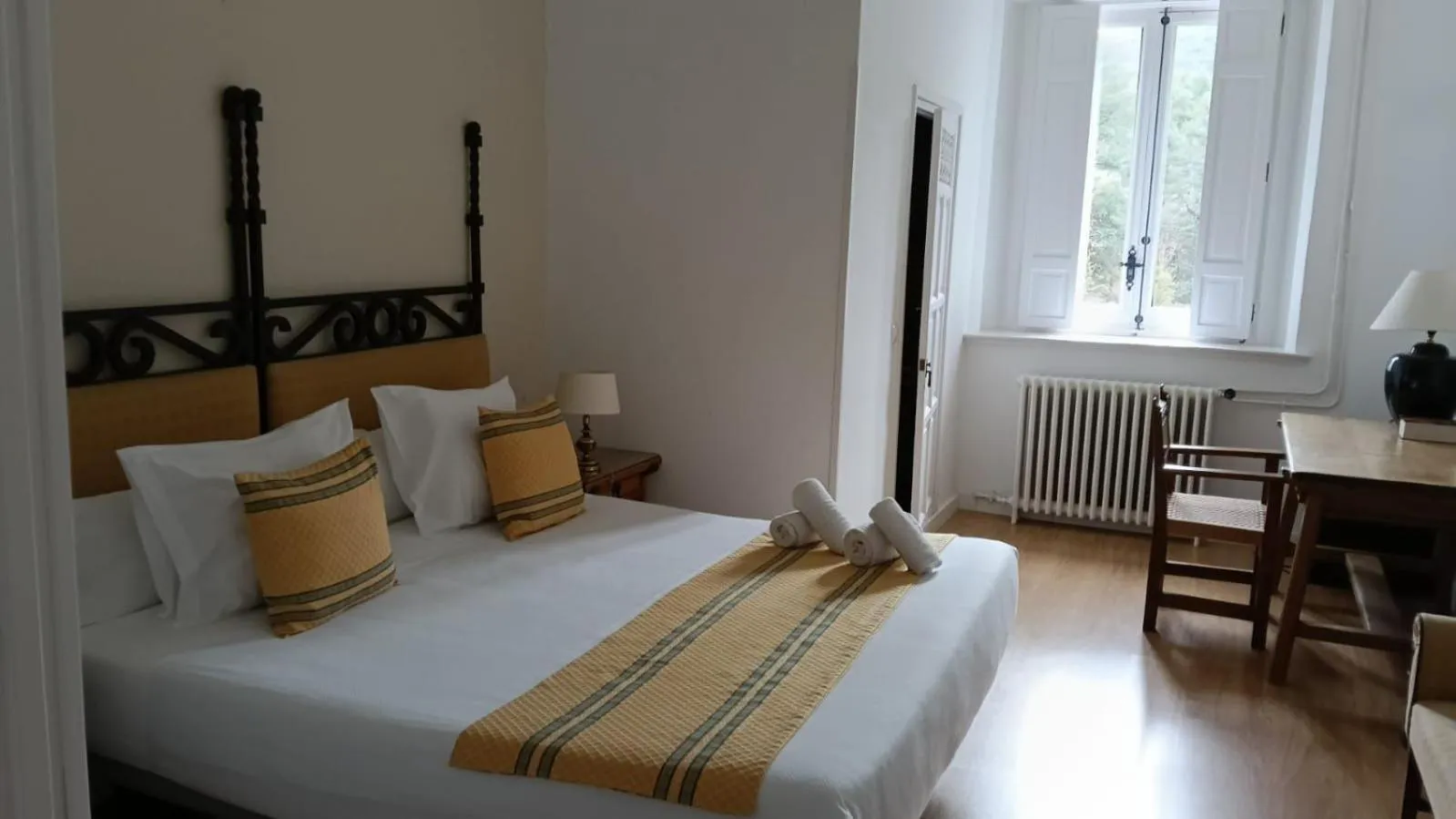 Bed in Hospedería Santa Cruz