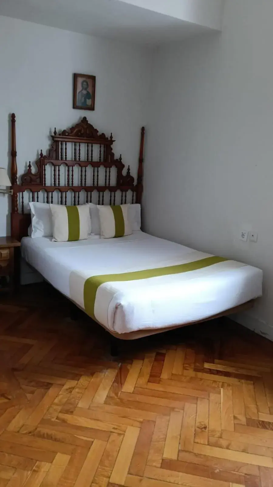 Superior Twin Room in Hospedería Santa Cruz Superior Twin Room in Hospedería Santa Cruz