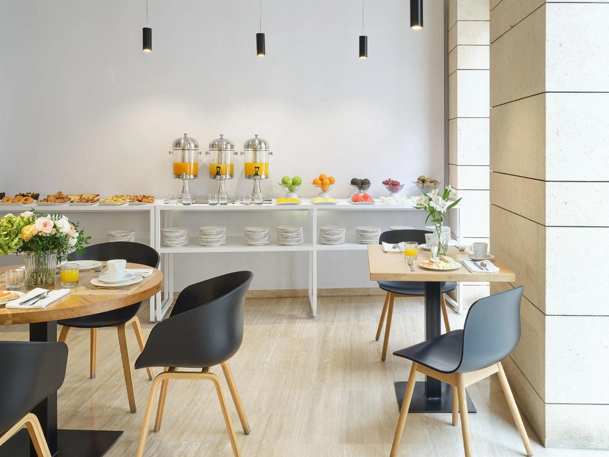 Buffet breakfast in Hotel Rey Alfonso X