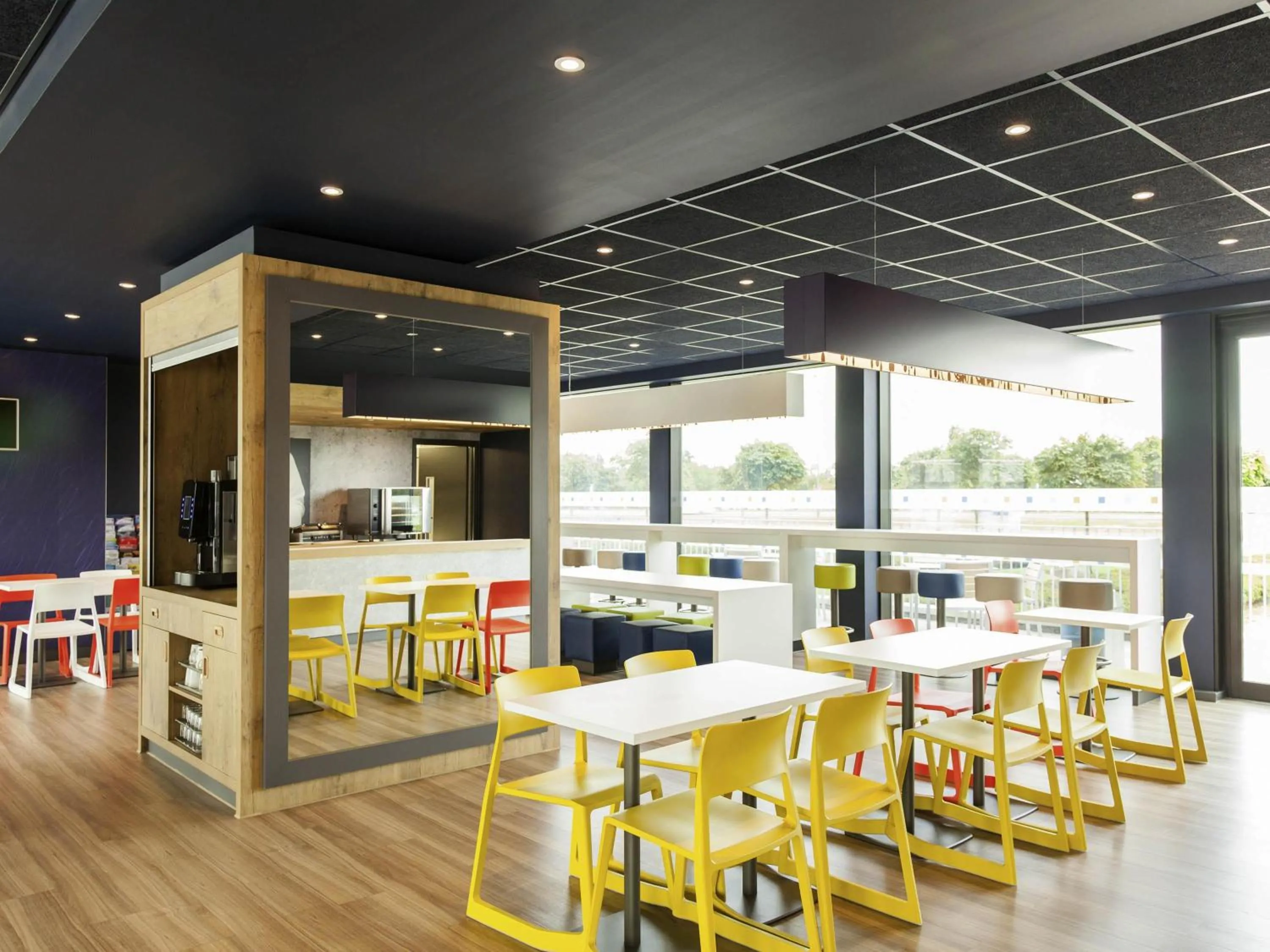 Restaurant/places to eat in ibis budget Hotel Edinburgh Park