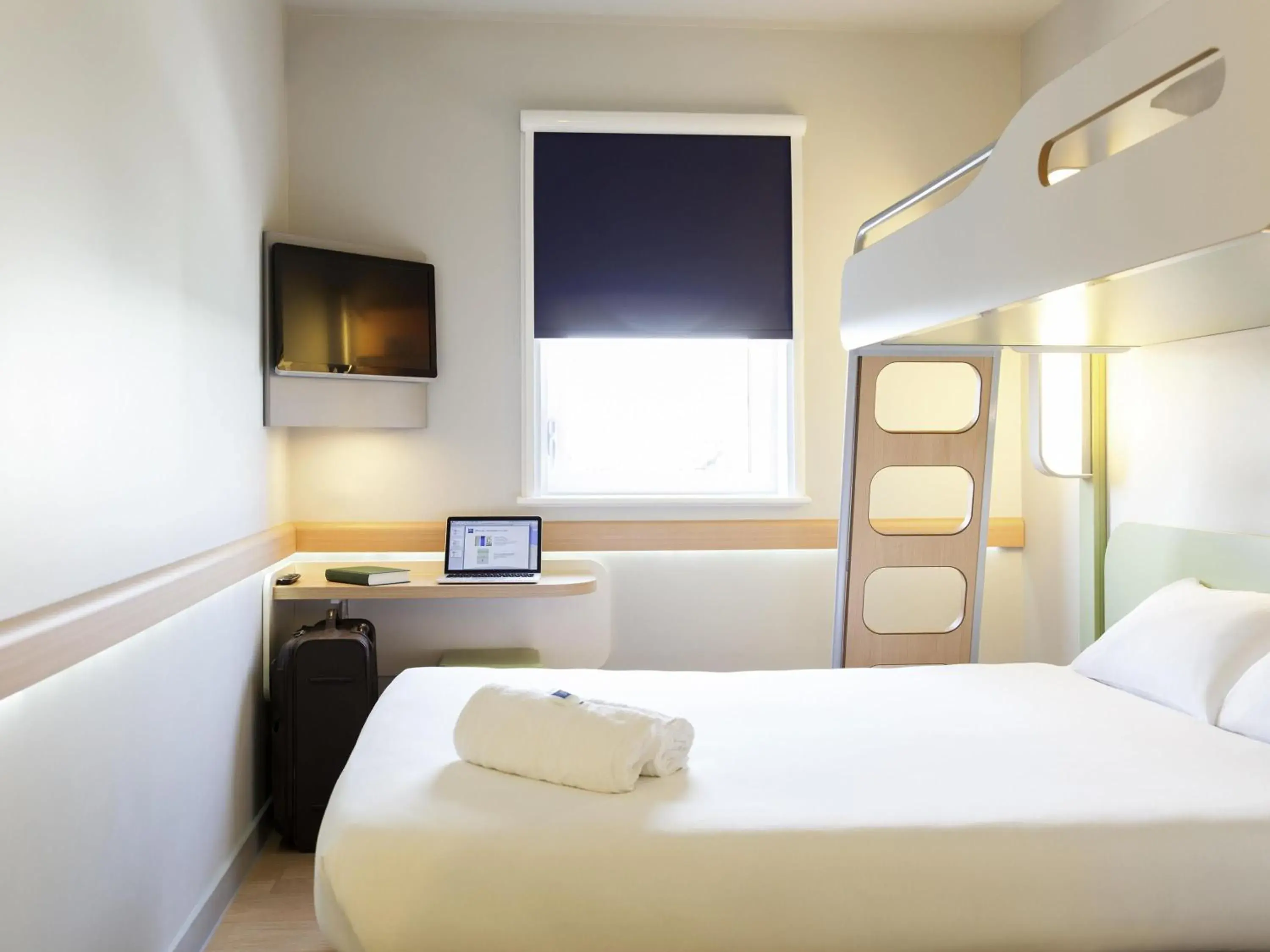 Bedroom, Bed in ibis budget Hotel Edinburgh Park Bedroom, Bed in ibis budget Hotel Edinburgh Park