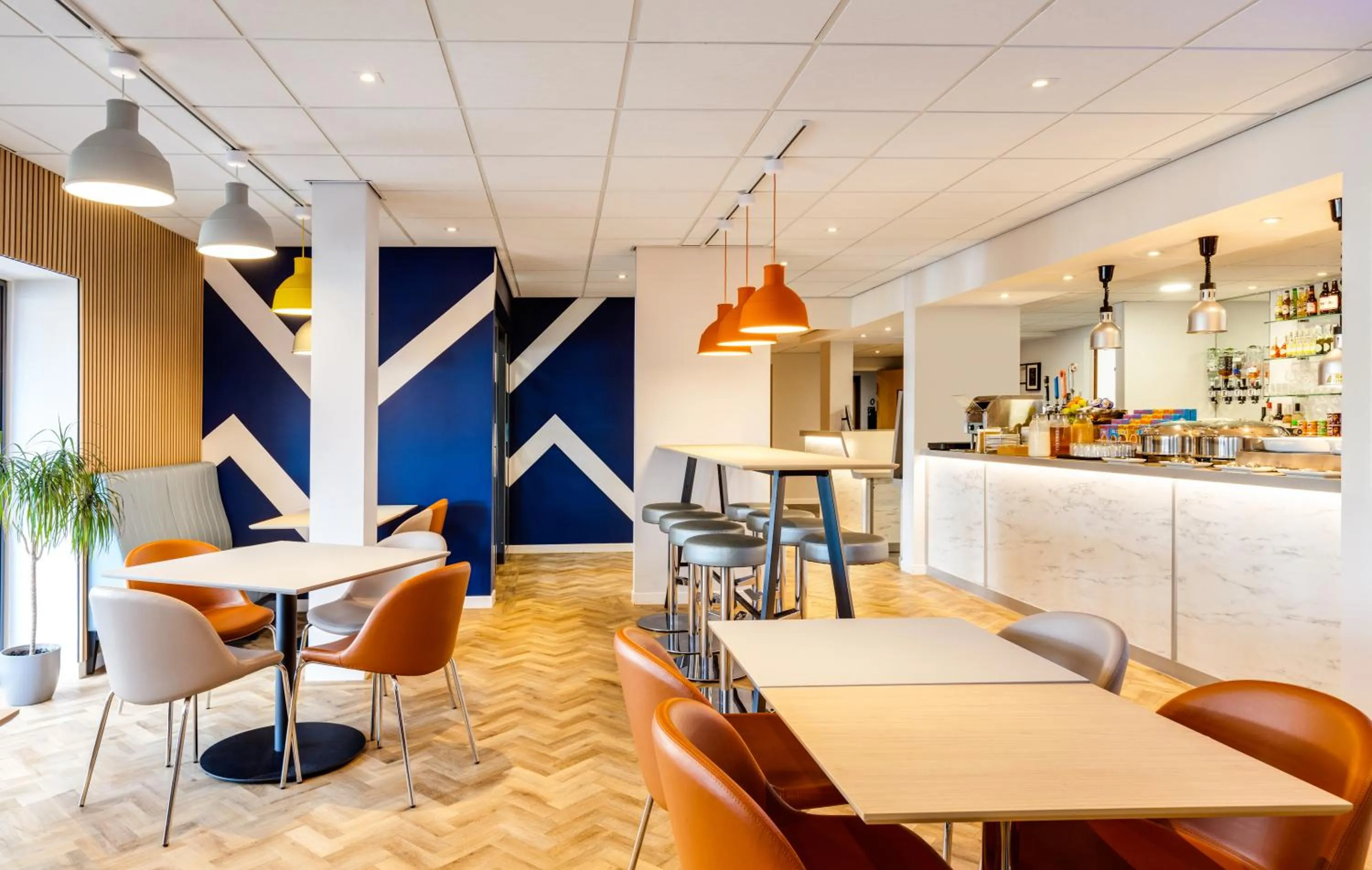 Restaurant/places to eat in ibis budget Leicester