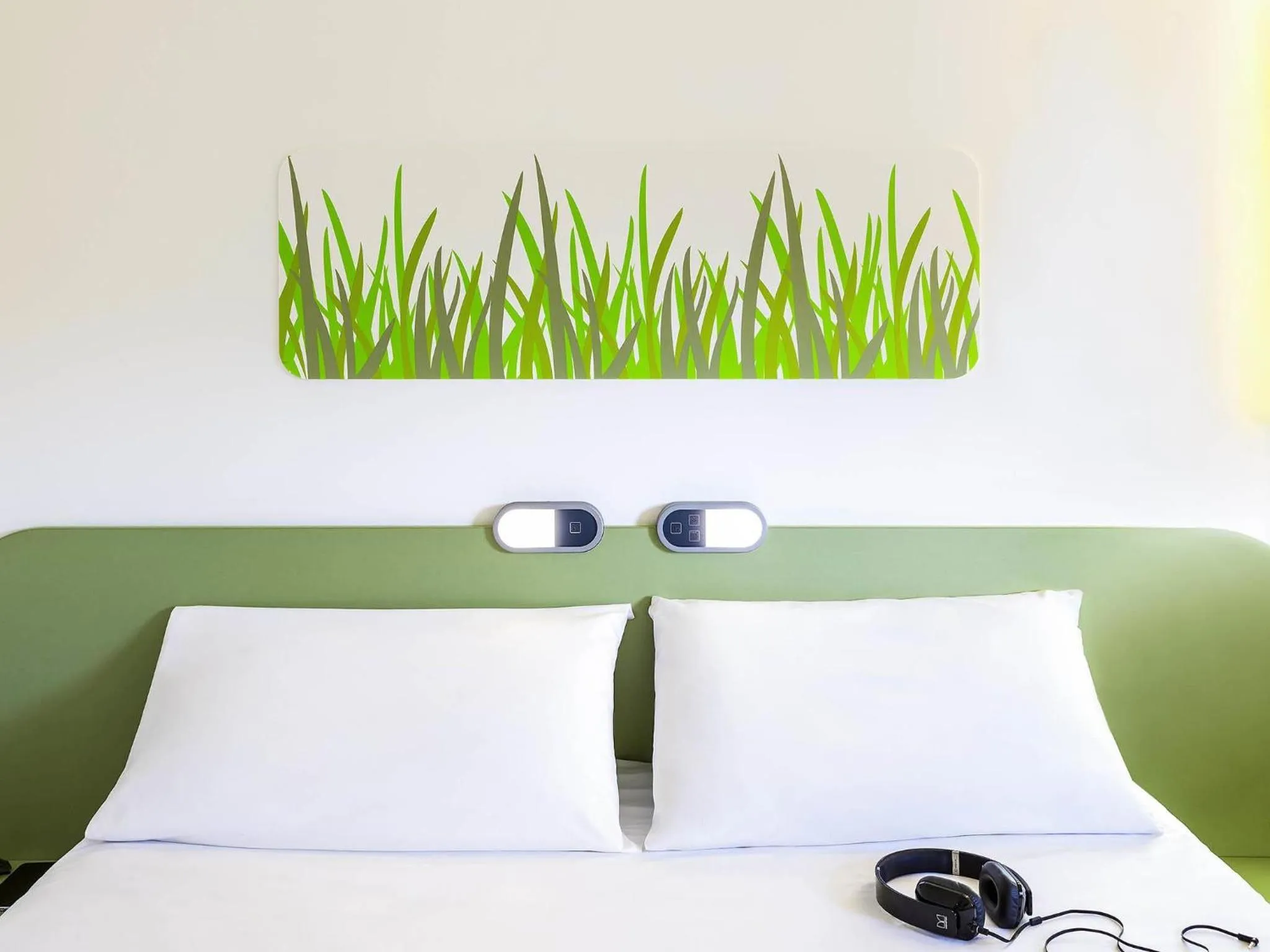 Bedroom, Bed in ibis budget Leicester