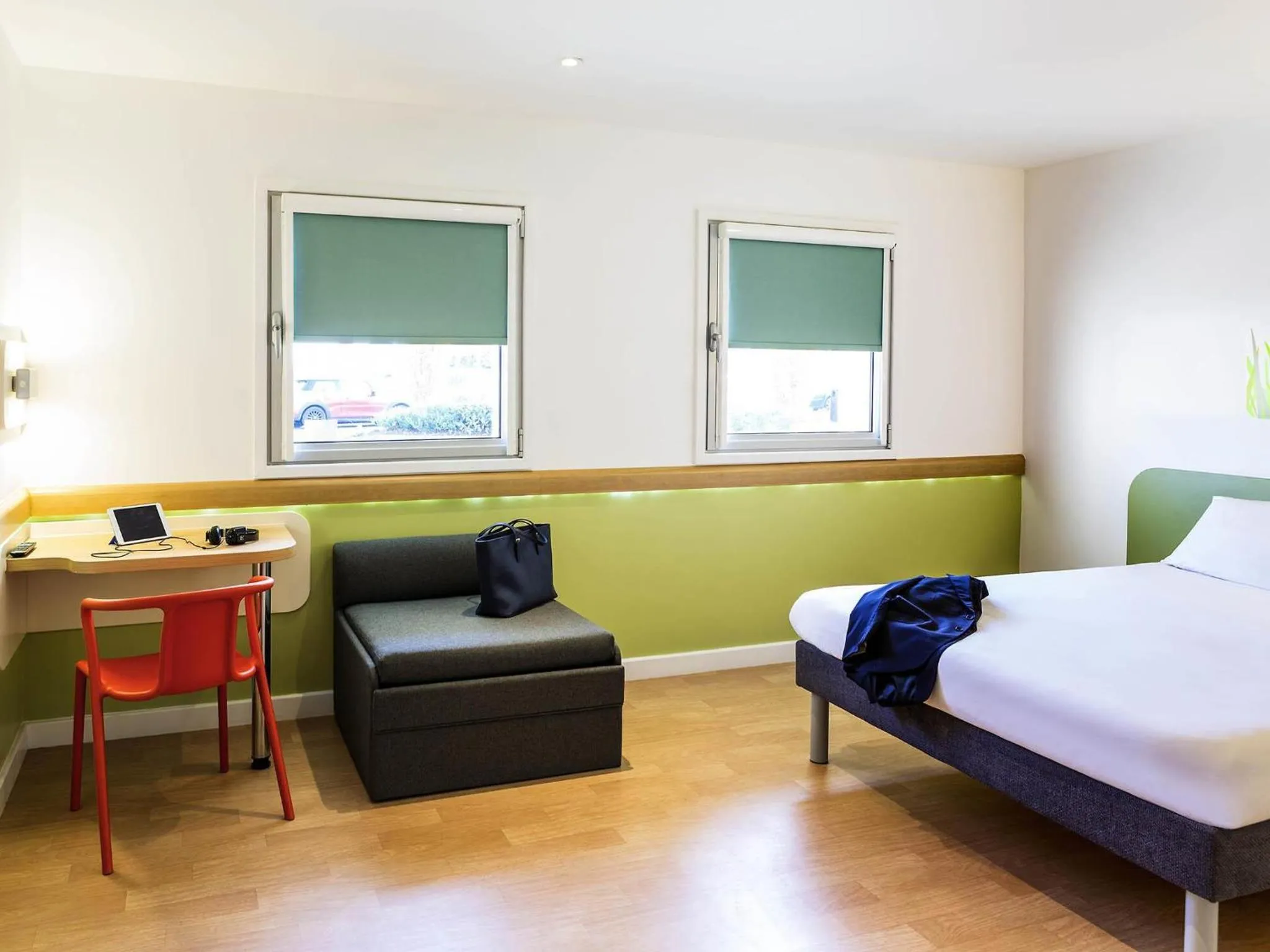 Bedroom, Bed in ibis budget Leicester