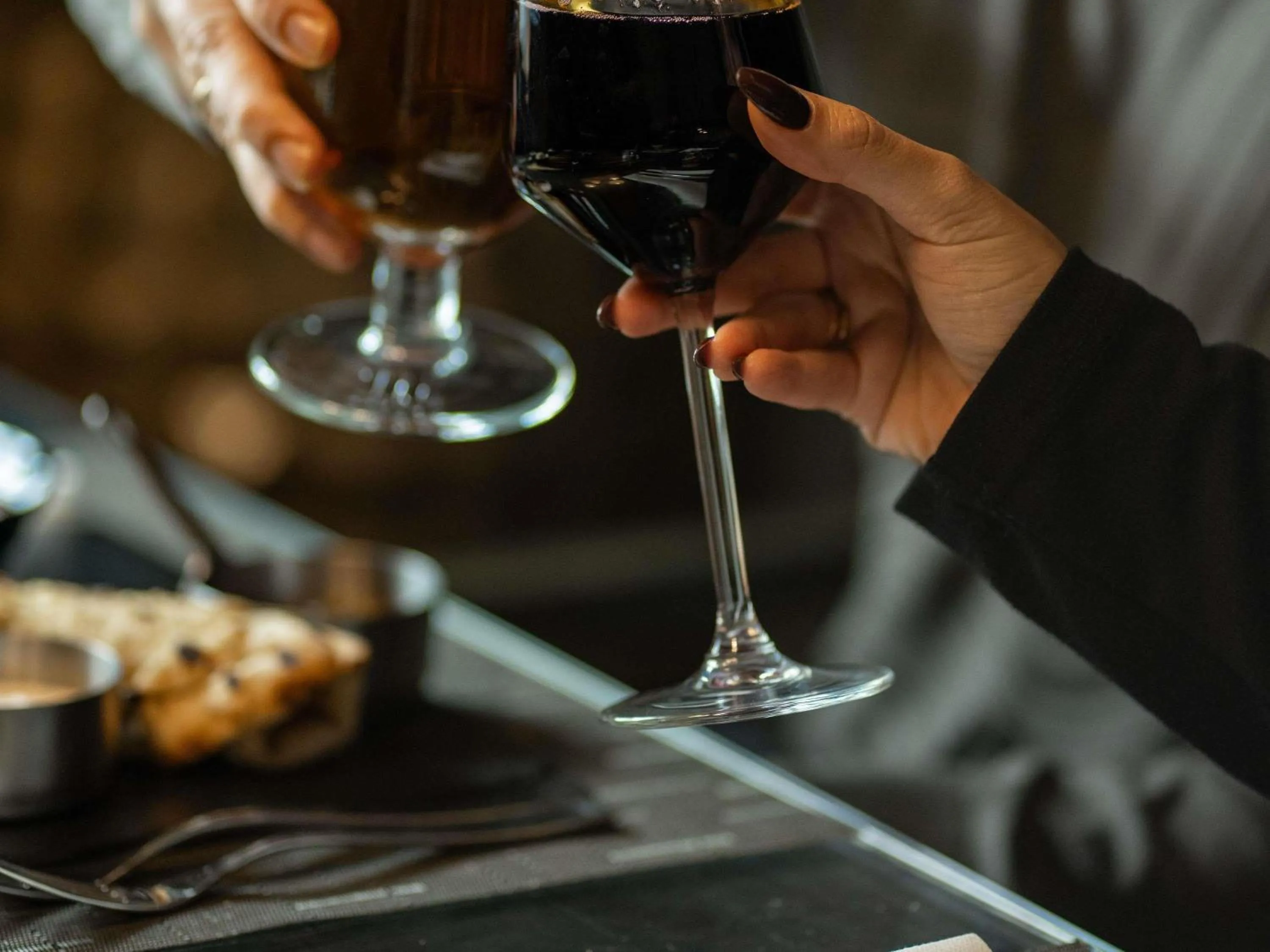 Lounge or bar in Novotel London Brentford