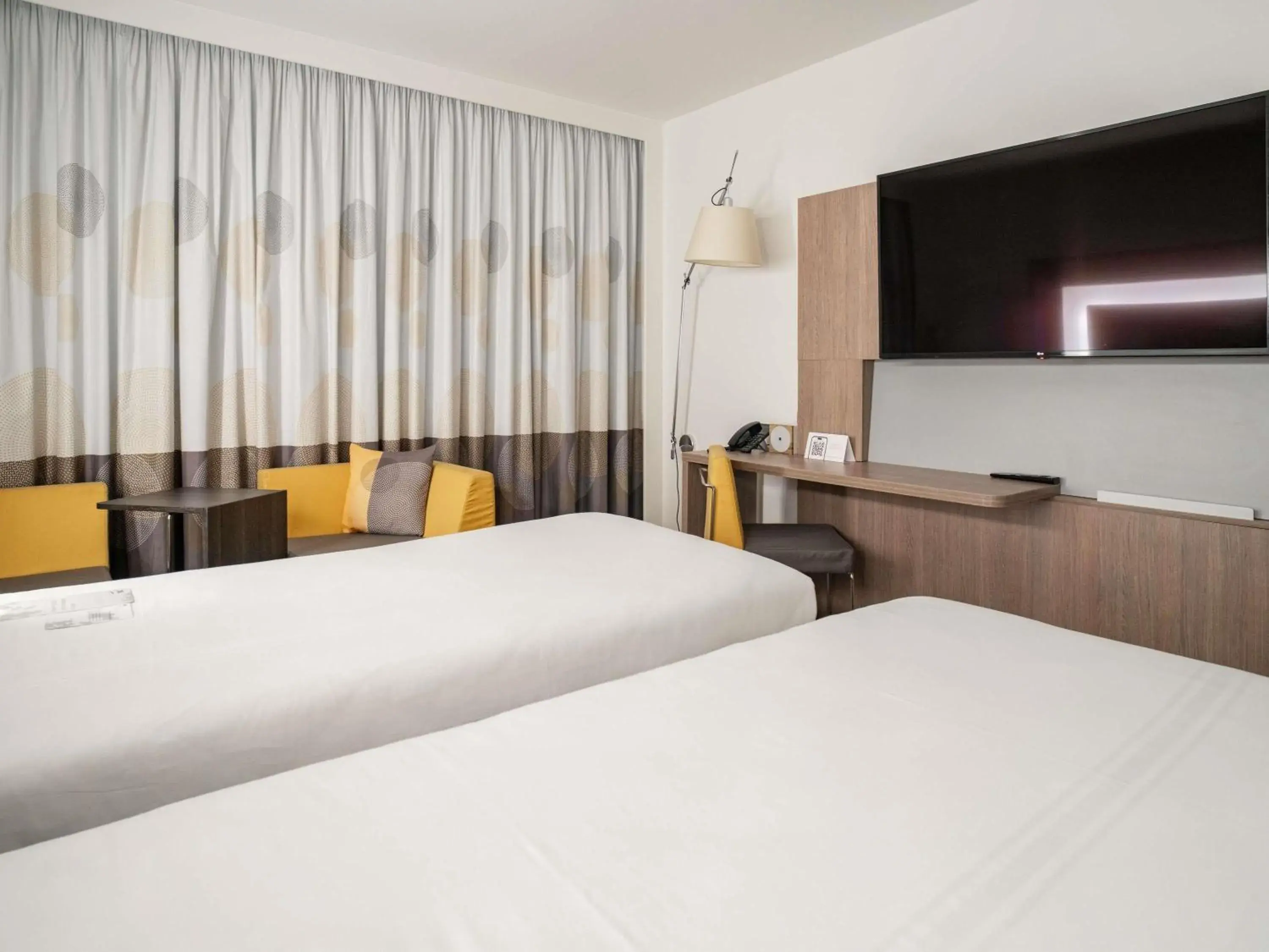 Superior Twin Room in Novotel London Brentford Superior Twin Room in Novotel London Brentford