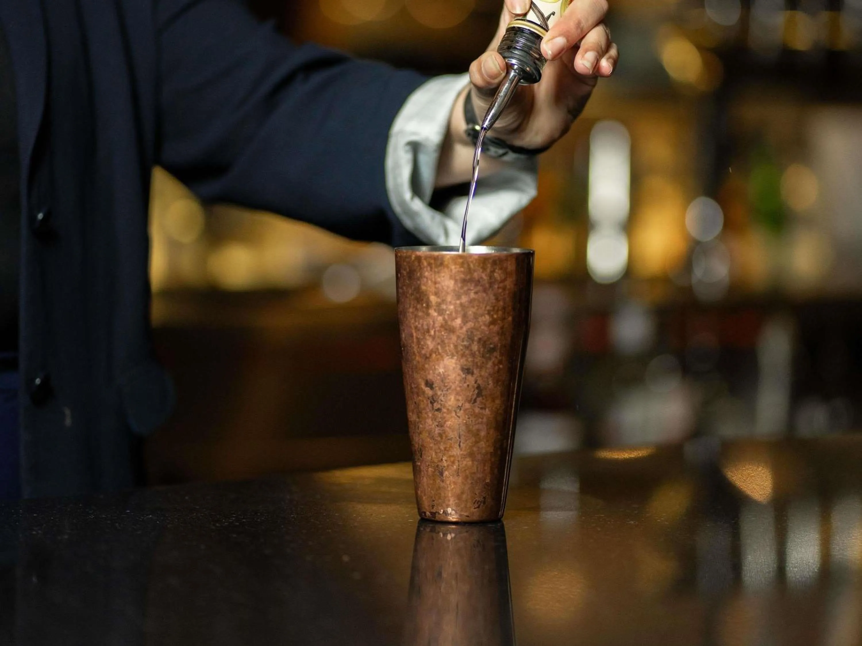 Lounge or bar in Novotel London Brentford