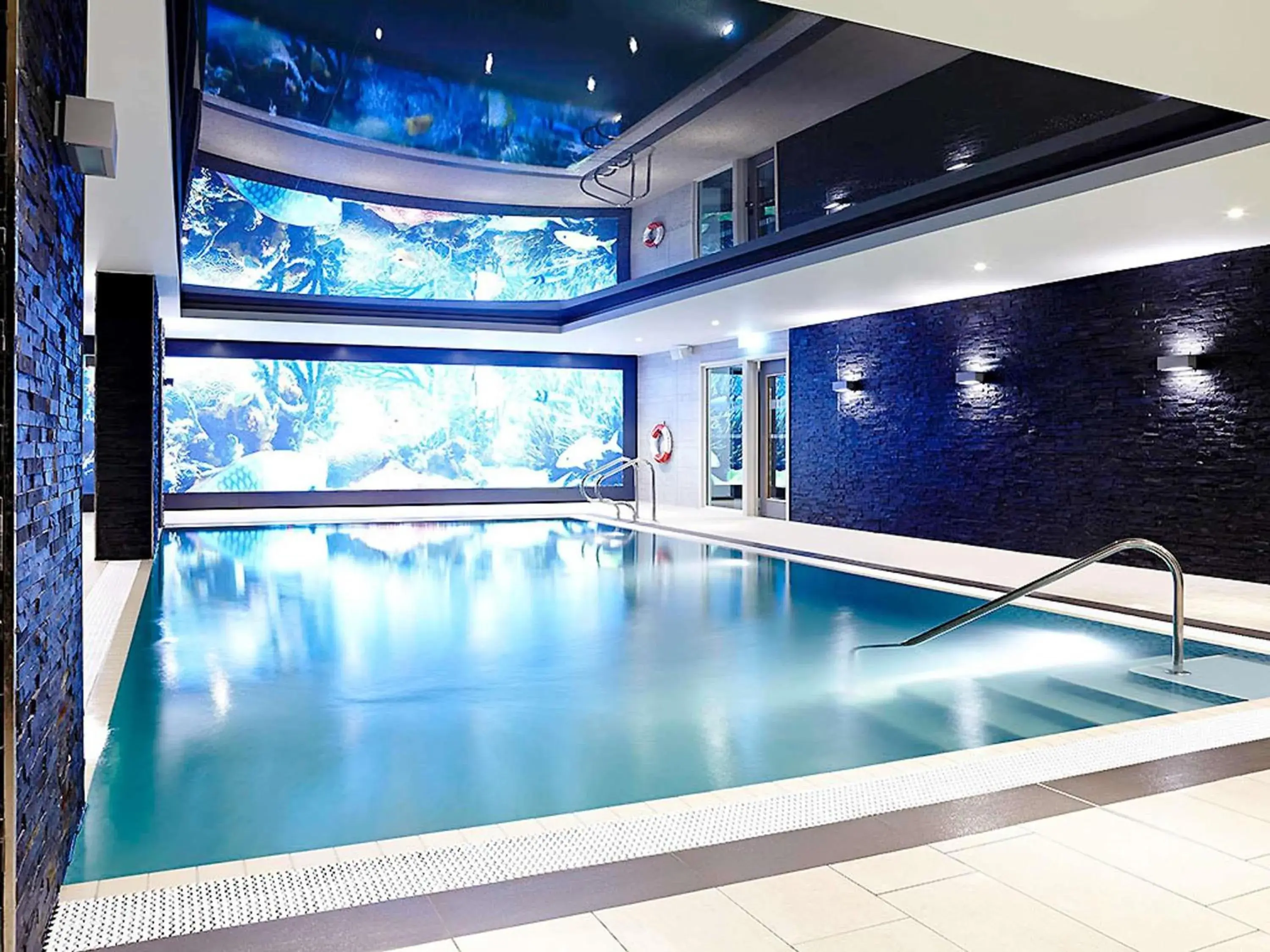 Property building in Novotel London Brentford Property building in Novotel London Brentford