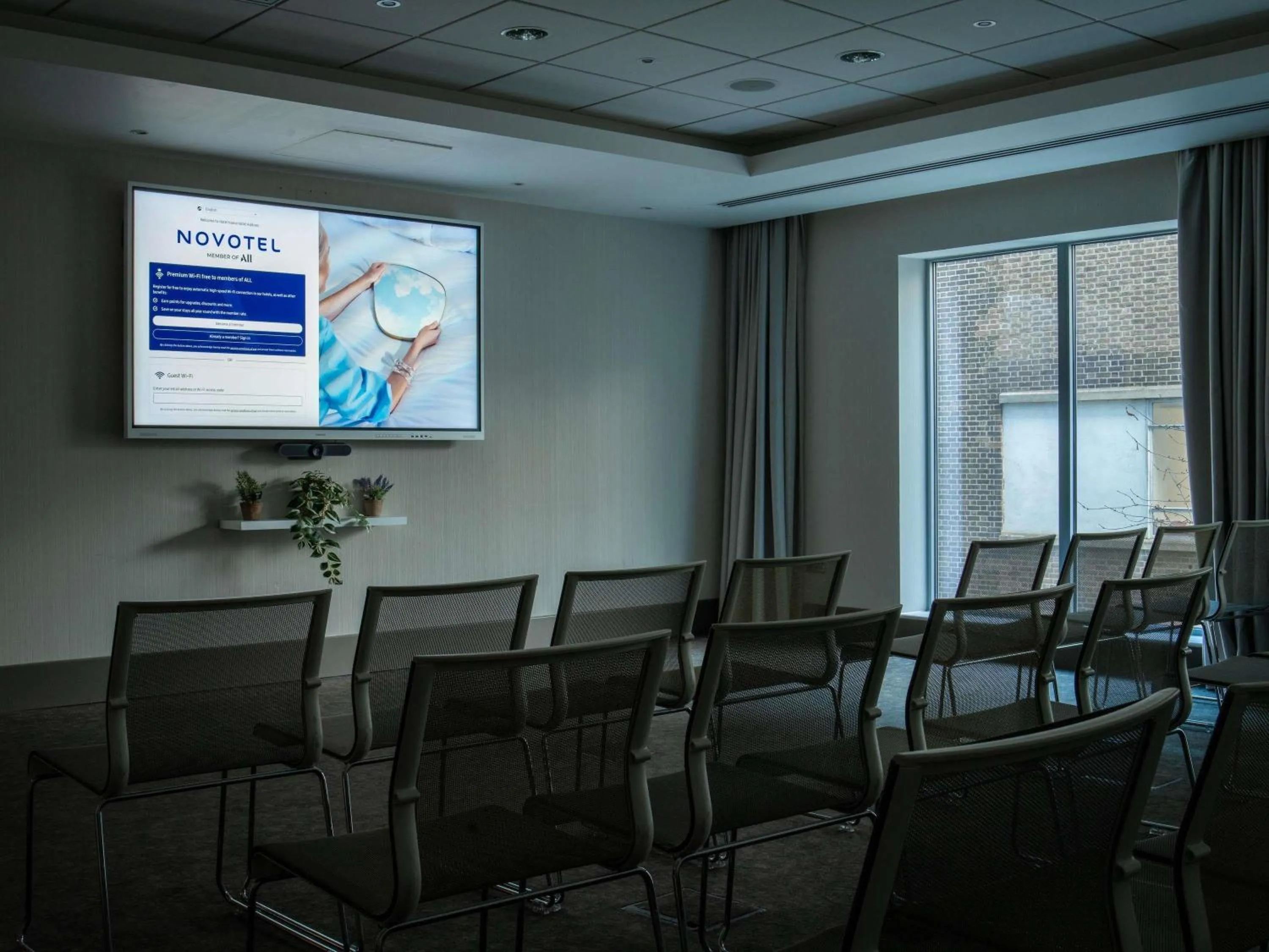 Meeting/conference room in Novotel London Brentford