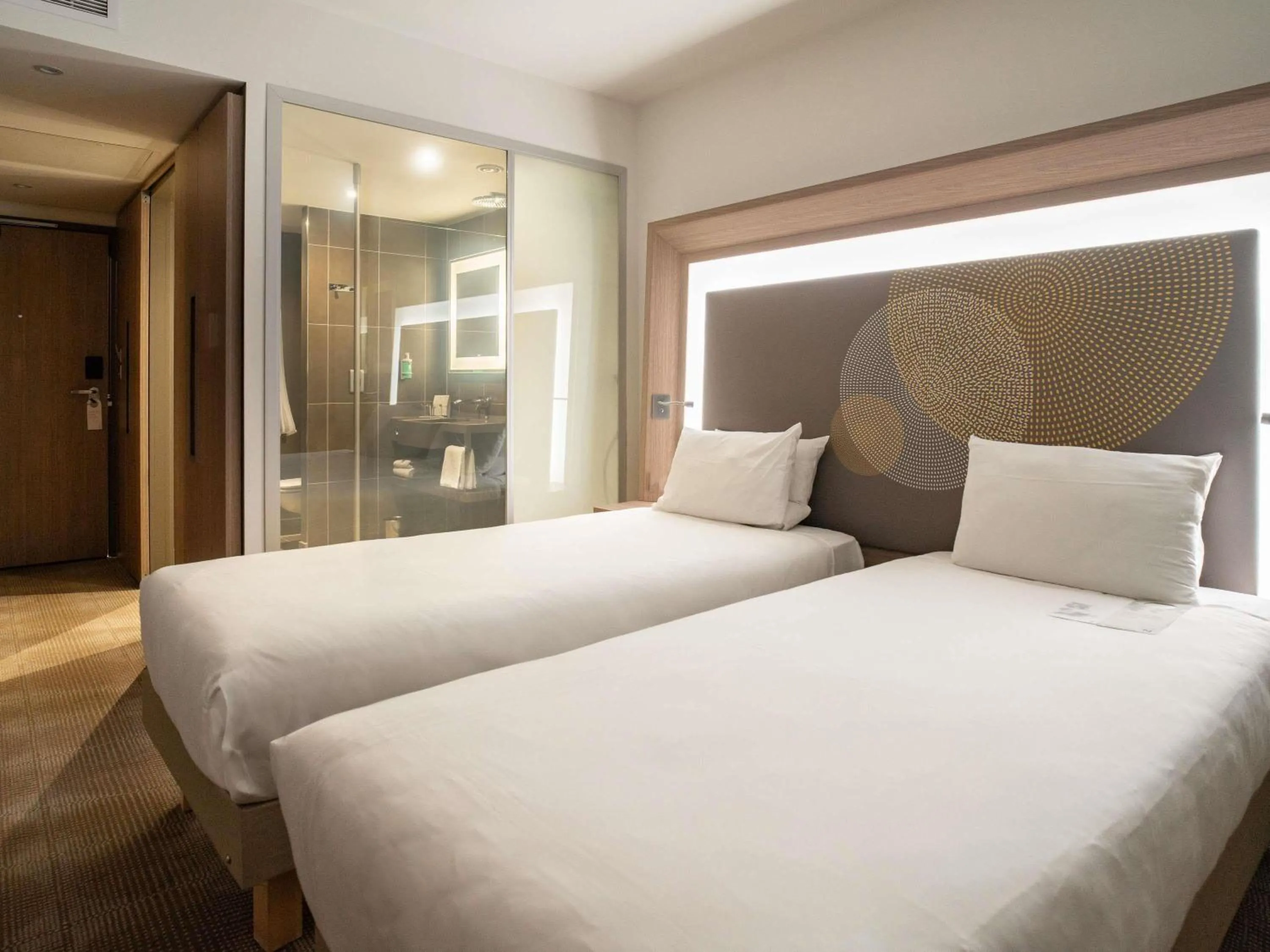 Bedroom, Bed in Novotel London Brentford