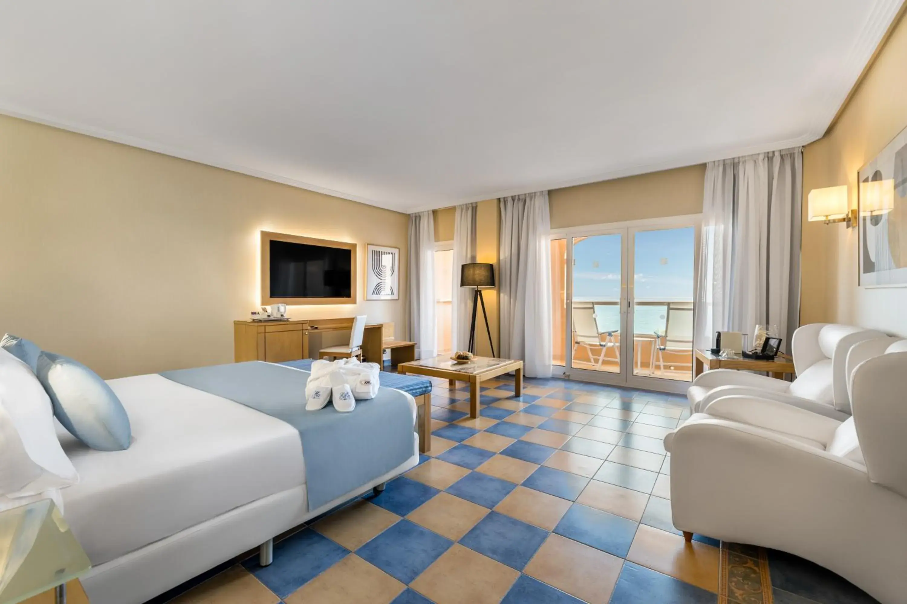 Junior Suite with Sea View (2 Adults+ 2 Children) in Elba Sara Beach & Golf Resort Junior Suite with Sea View (2 Adults+ 2 Children) in Elba Sara Beach & Golf Resort