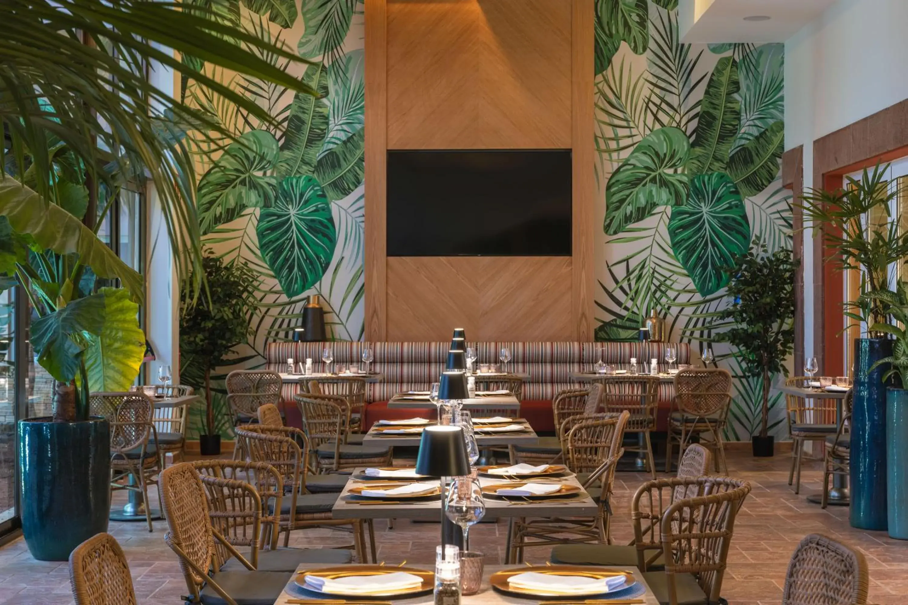 Restaurant/places to eat in Elba Sara Beach & Golf Resort Restaurant/places to eat in Elba Sara Beach & Golf Resort