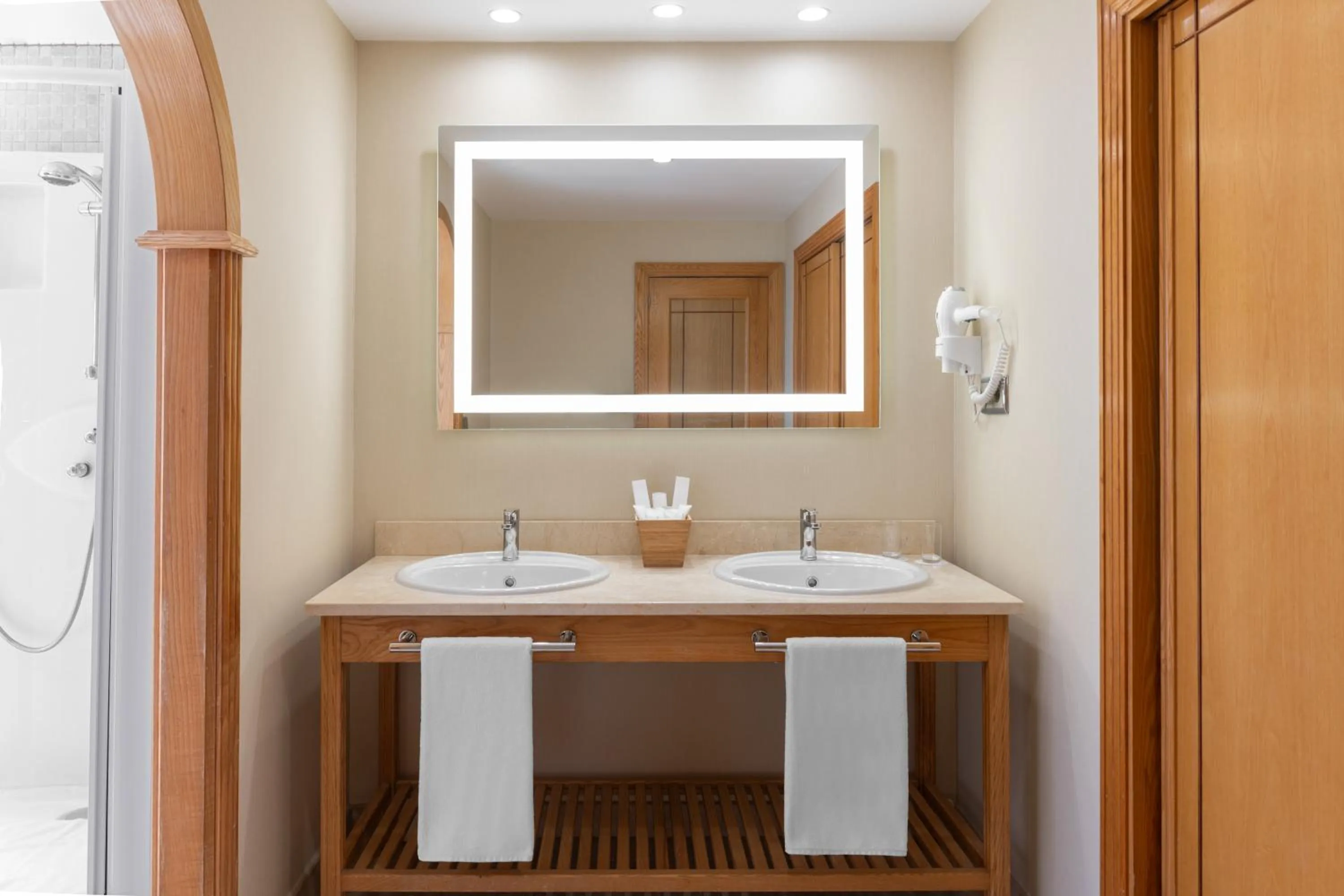 Bathroom in Elba Sara Beach & Golf Resort