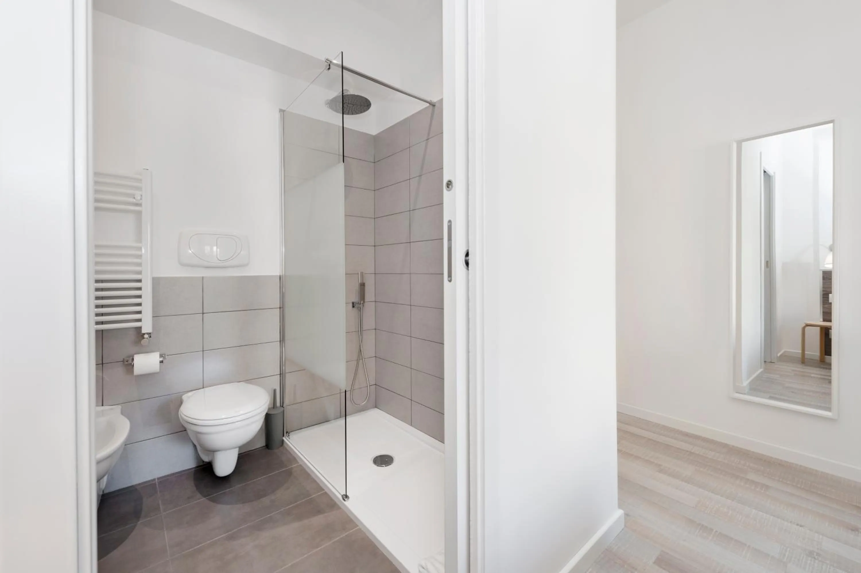 Shower in De Guestibus