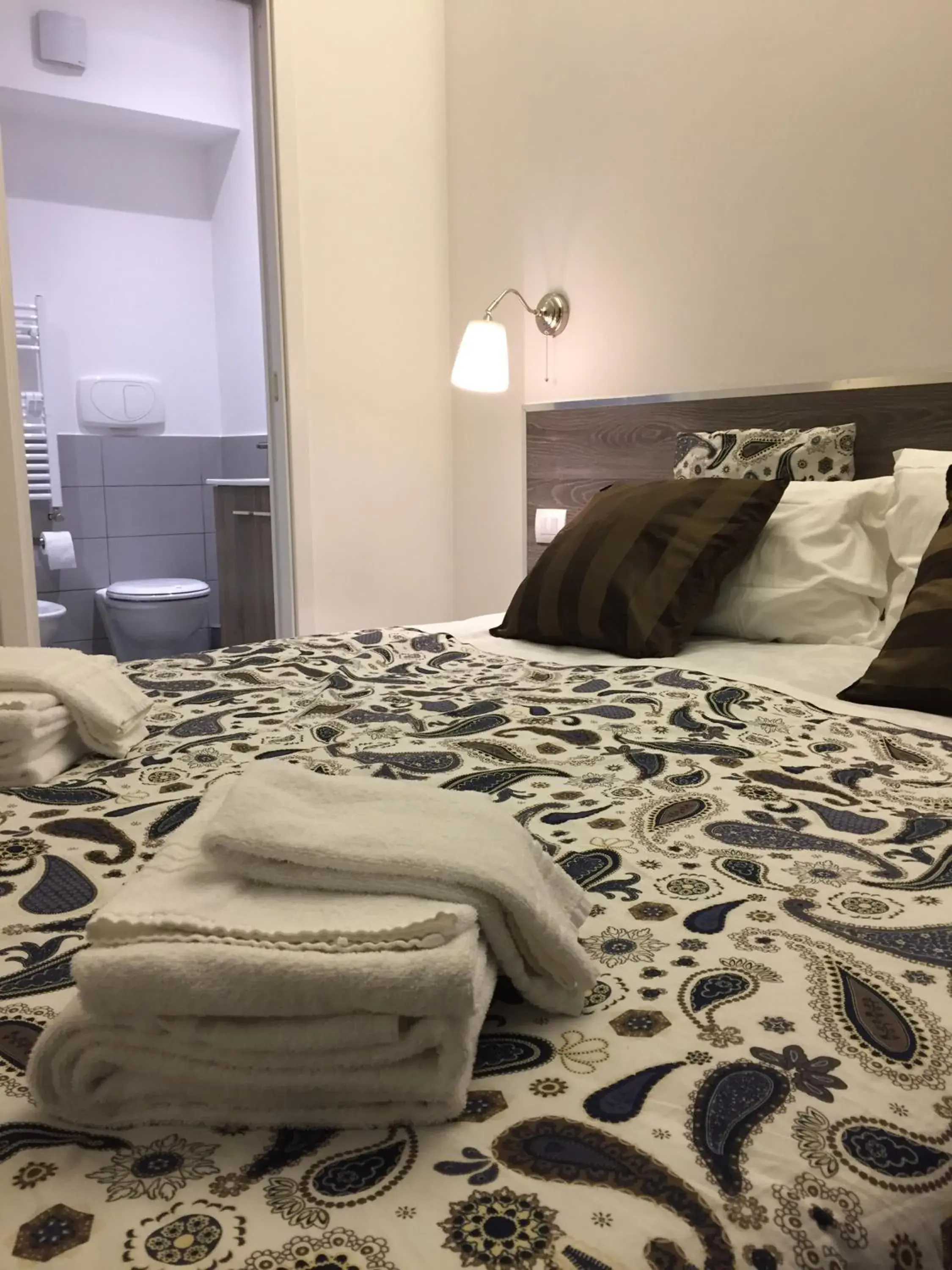 Bathroom, Bed in De Guestibus Bathroom, Bed in De Guestibus