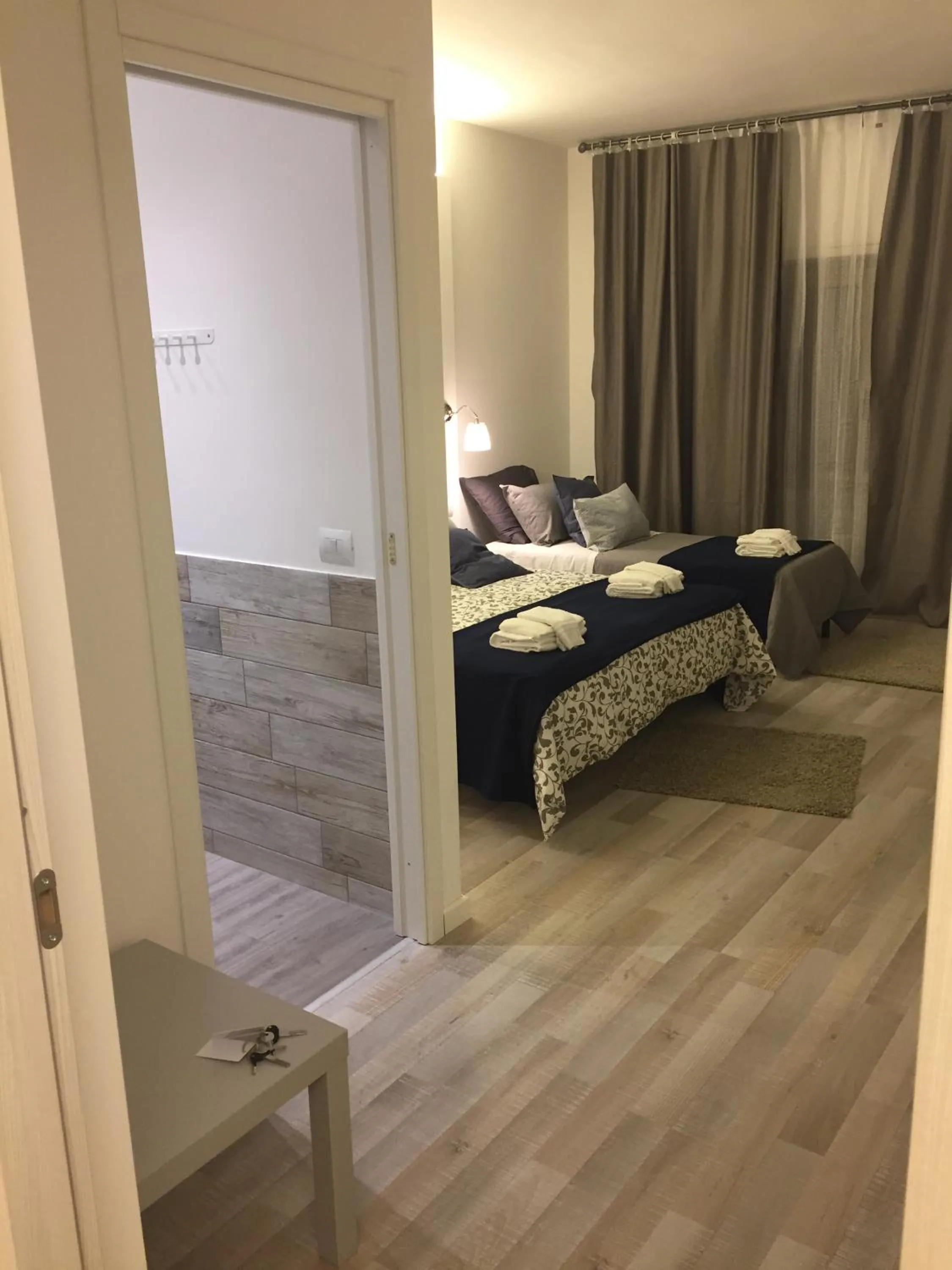 Photo of the whole room, Bed in De Guestibus