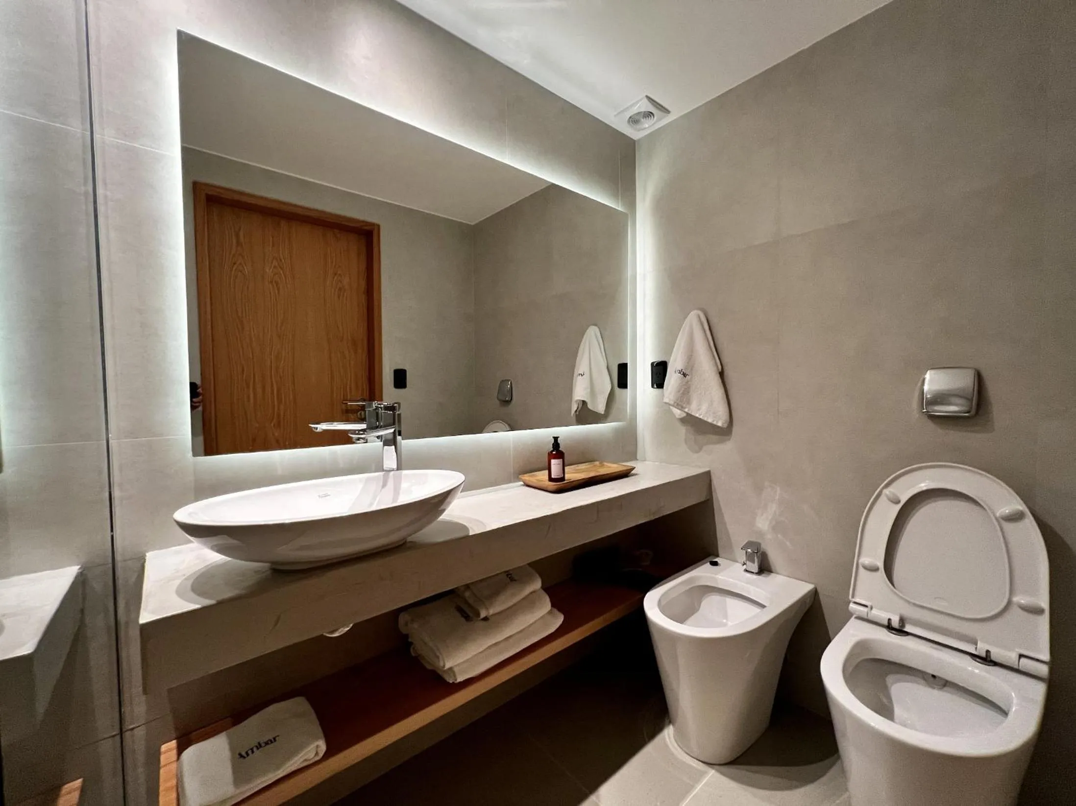Bathroom in Ambar Hotel