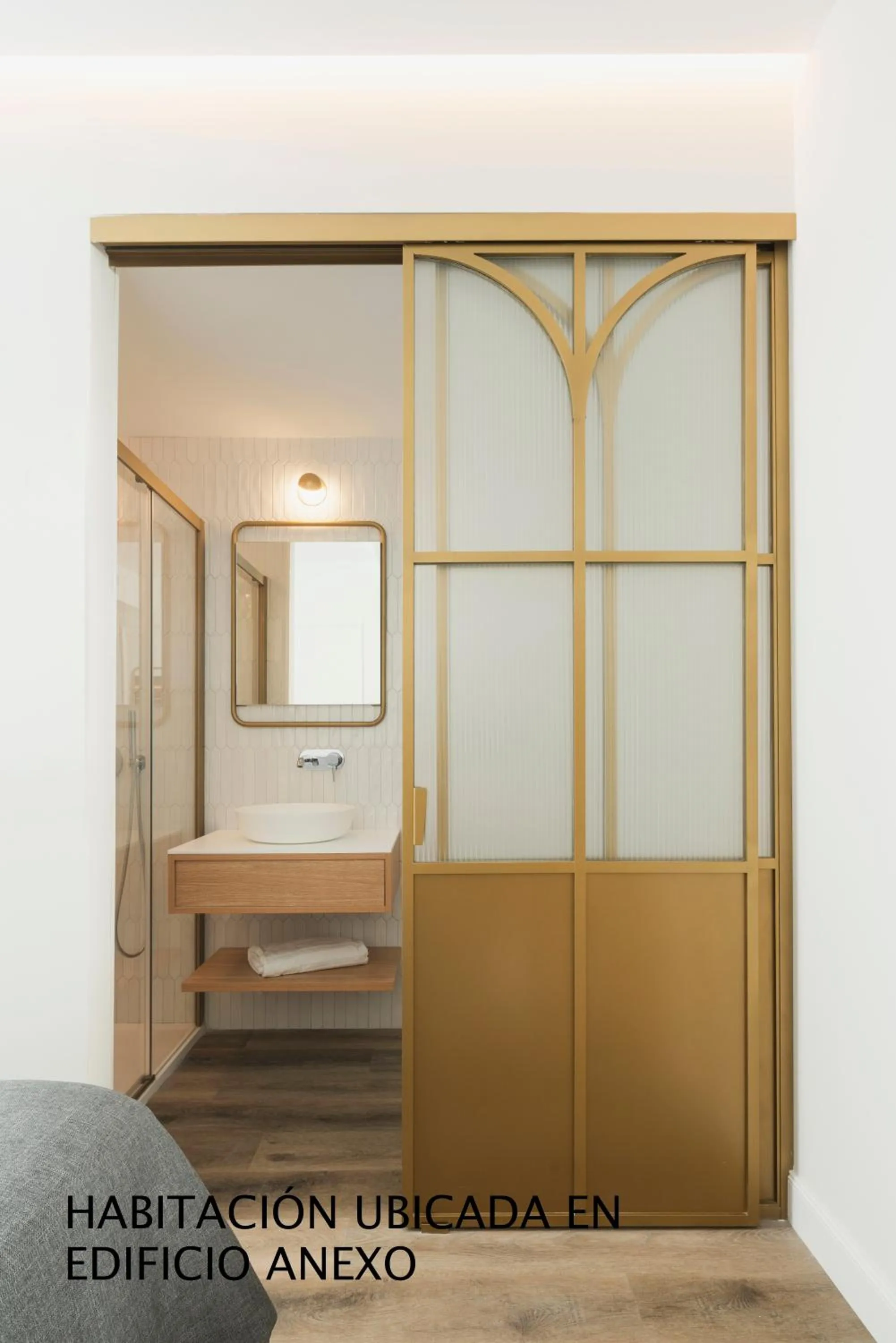 Shower in Hotel Conqueridor