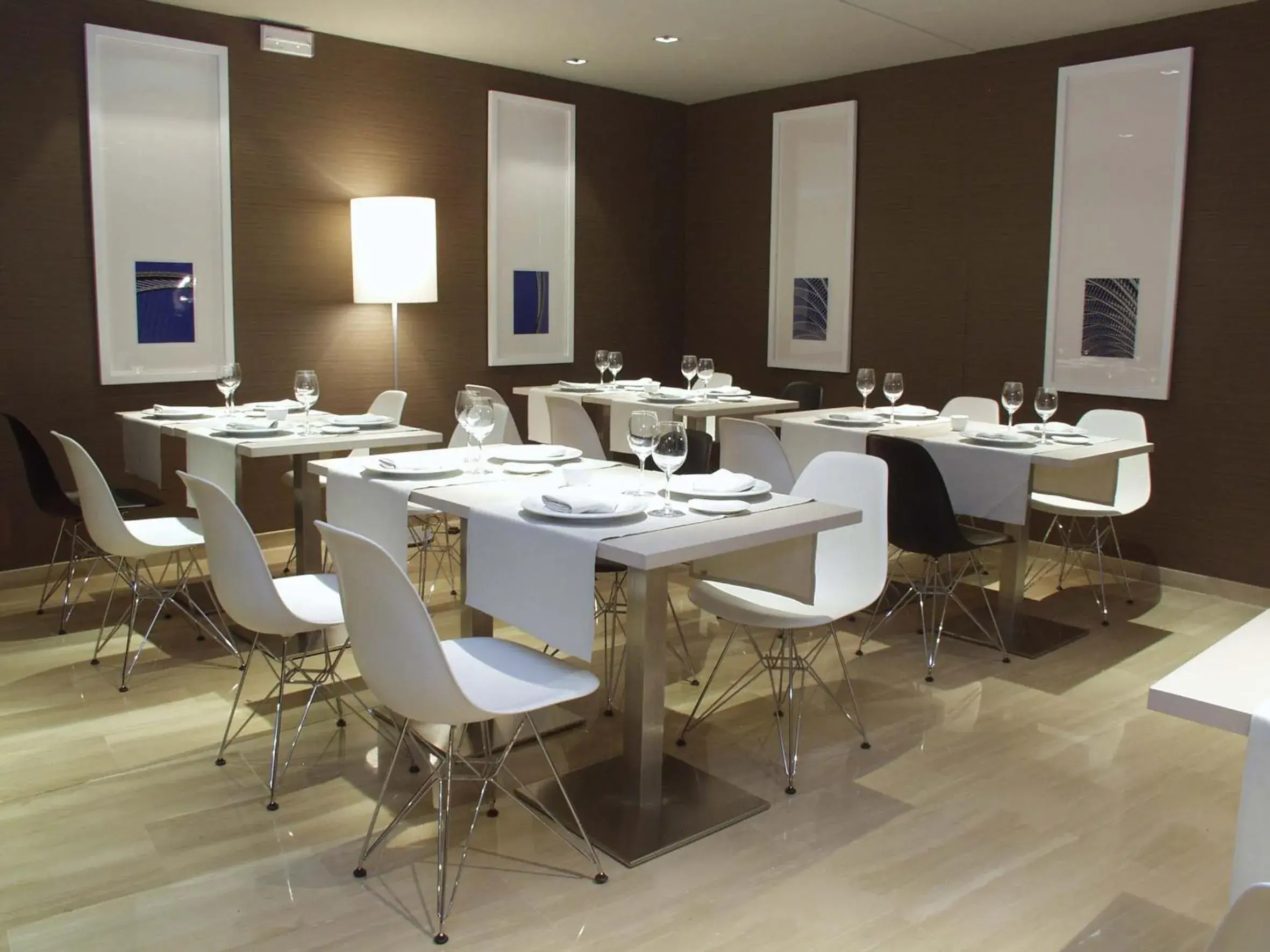 Restaurant/places to eat in Hotel Conqueridor Restaurant/places to eat in Hotel Conqueridor