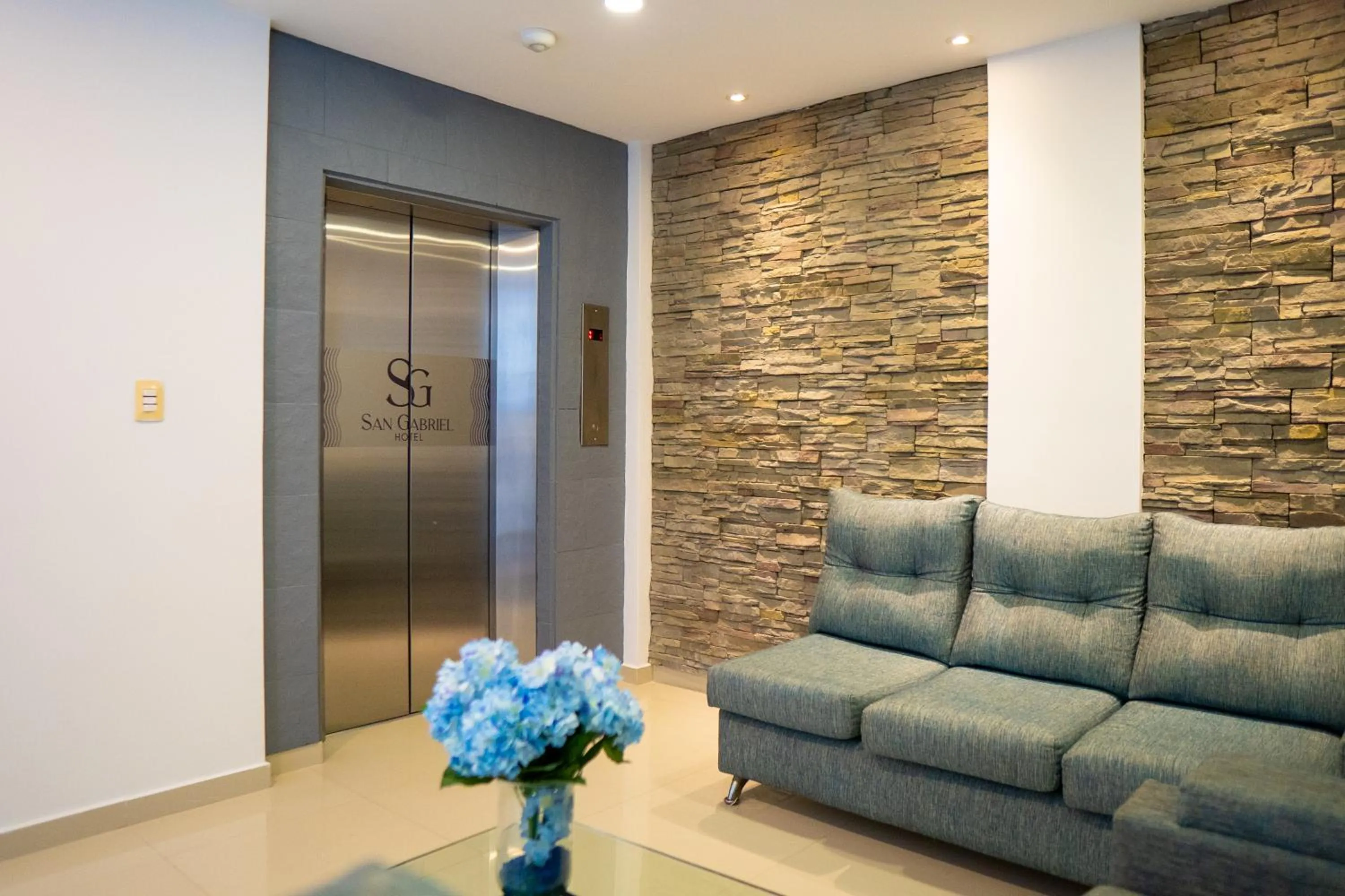 Lobby or reception in Hotel San Gabriel
