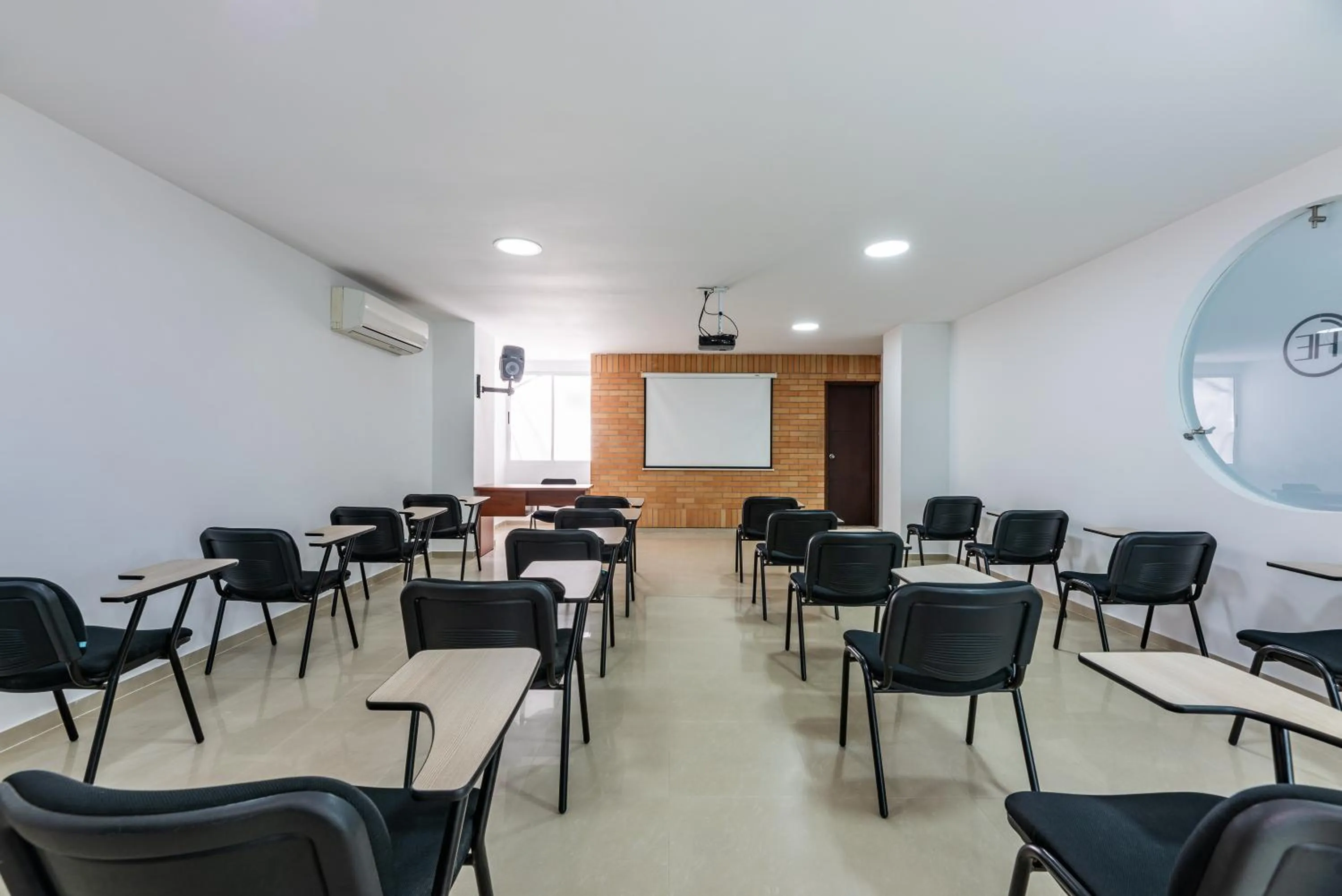 Business facilities in Hotel Elite