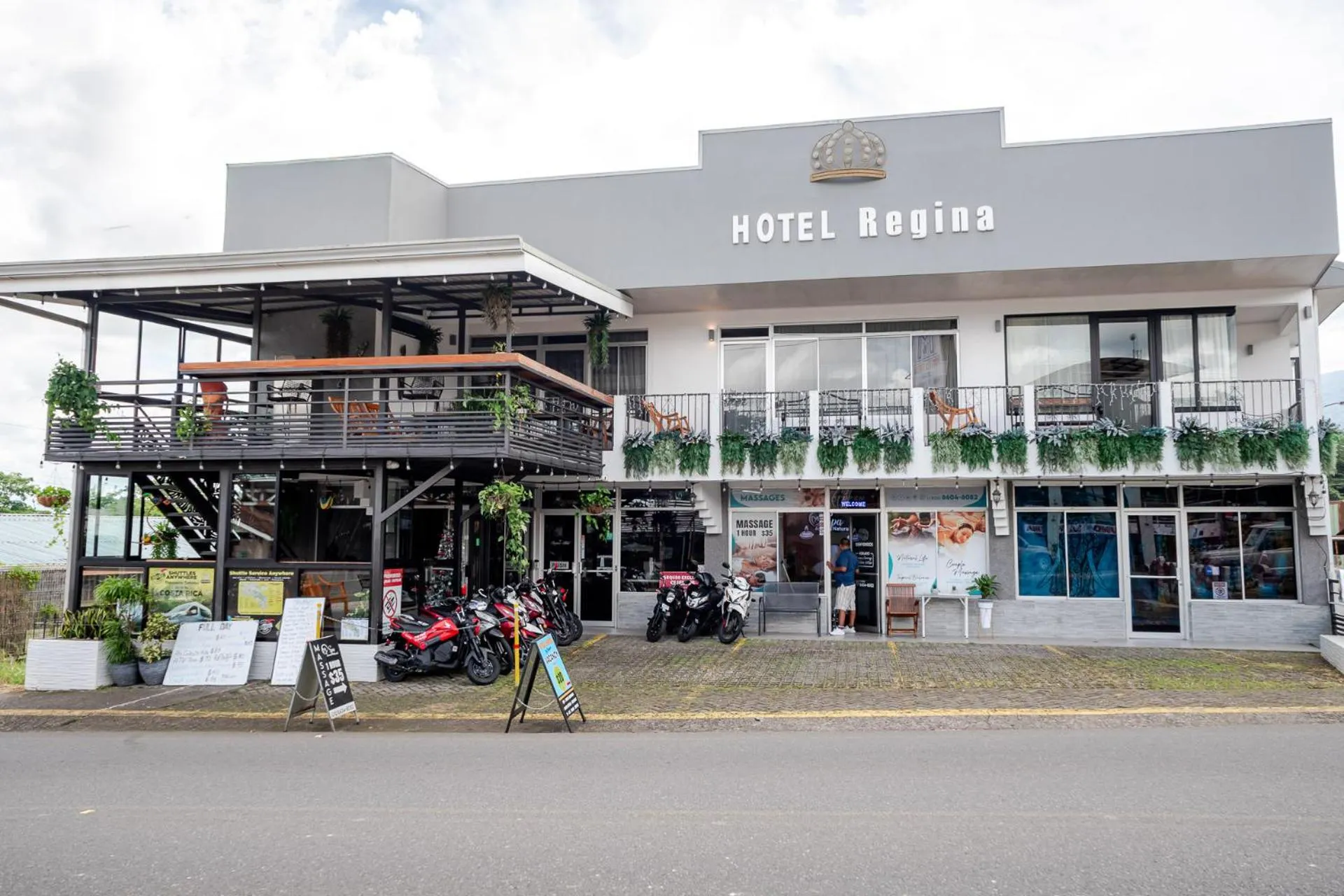 Property building in Hotel Arenal by Regina