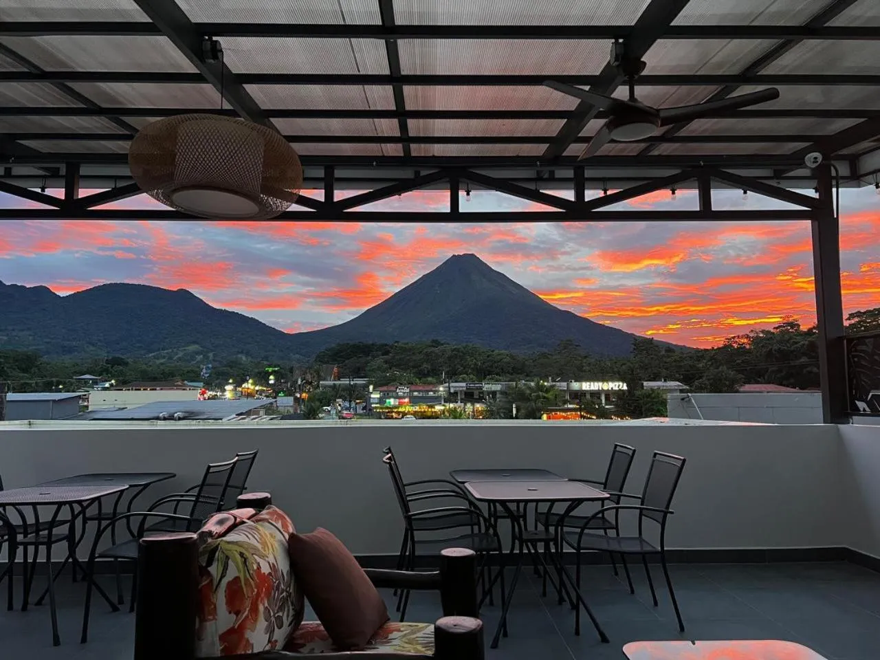 Mountain view in Hotel Arenal by Regina